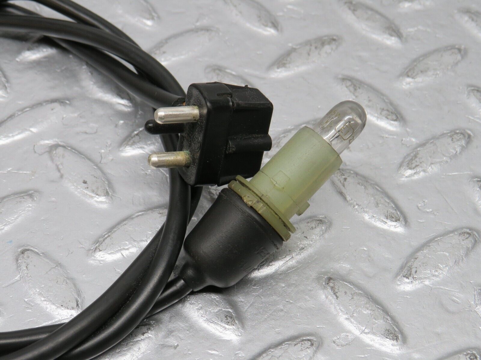 38884 Mercedes-Benz W201 190E 2.6L Front Wing Indicator Cable Wire 1249971881