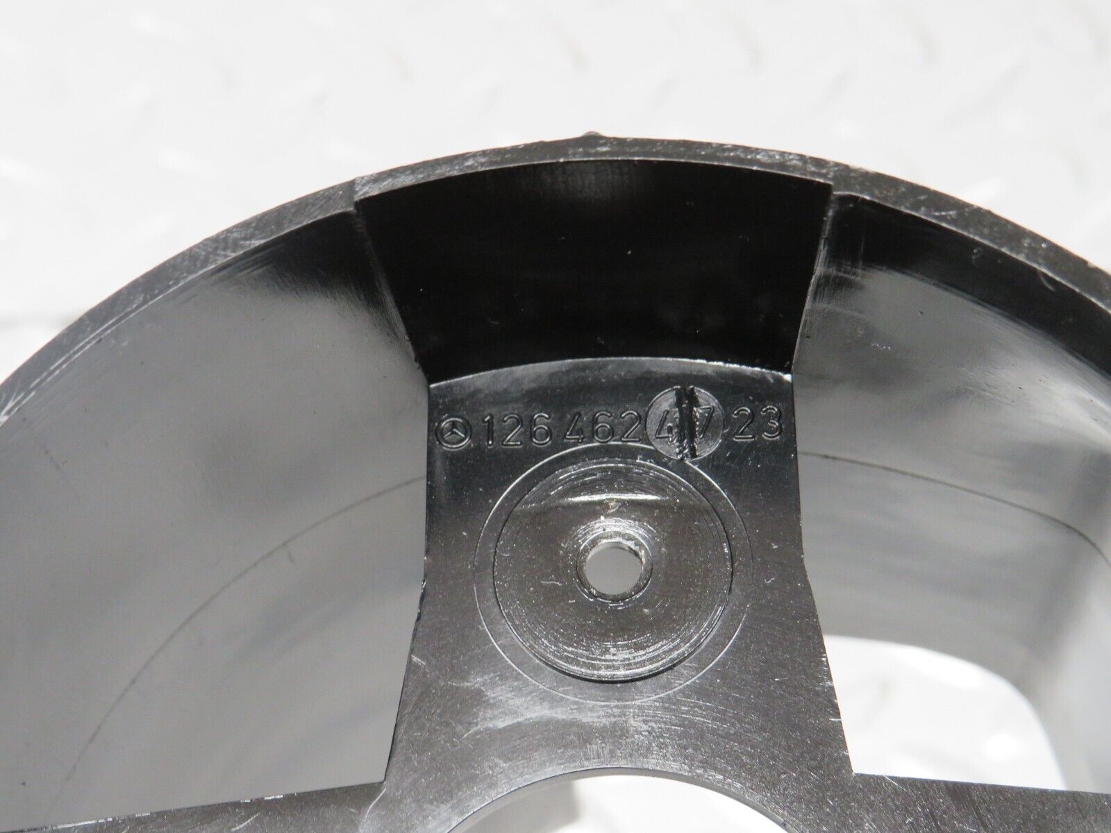 36143 Mercedes-Benz W126 420SE Steering Column Surround Cover 1264624723