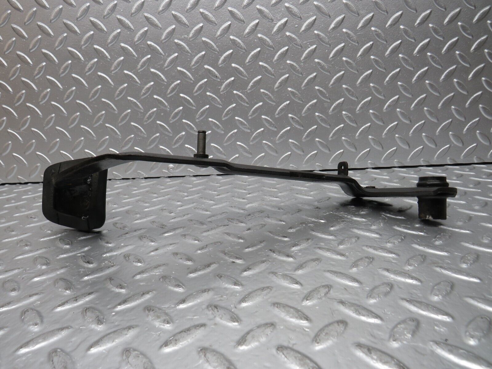 31129 Mercedes-Benz W123 200D Clutch Pedal With Rubber 1102910182