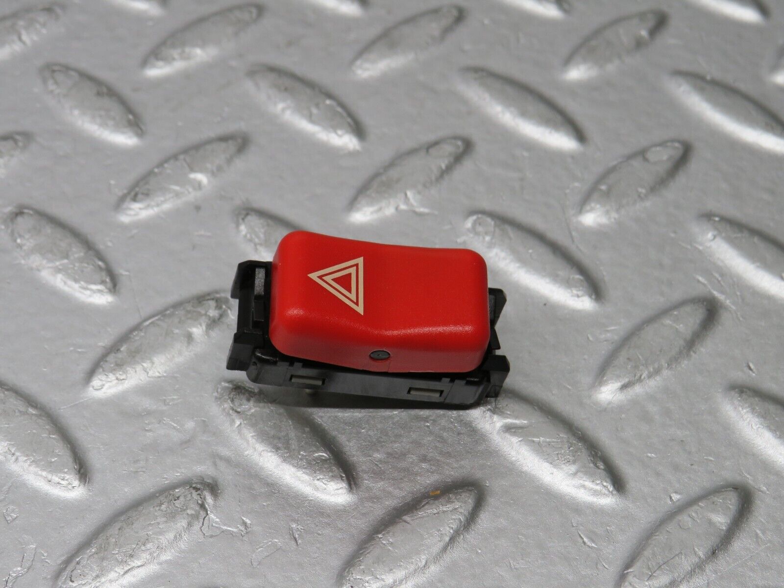 38401 Mercedes-Benz R129 280SL Coupe Hazard Light Switch 1408205510