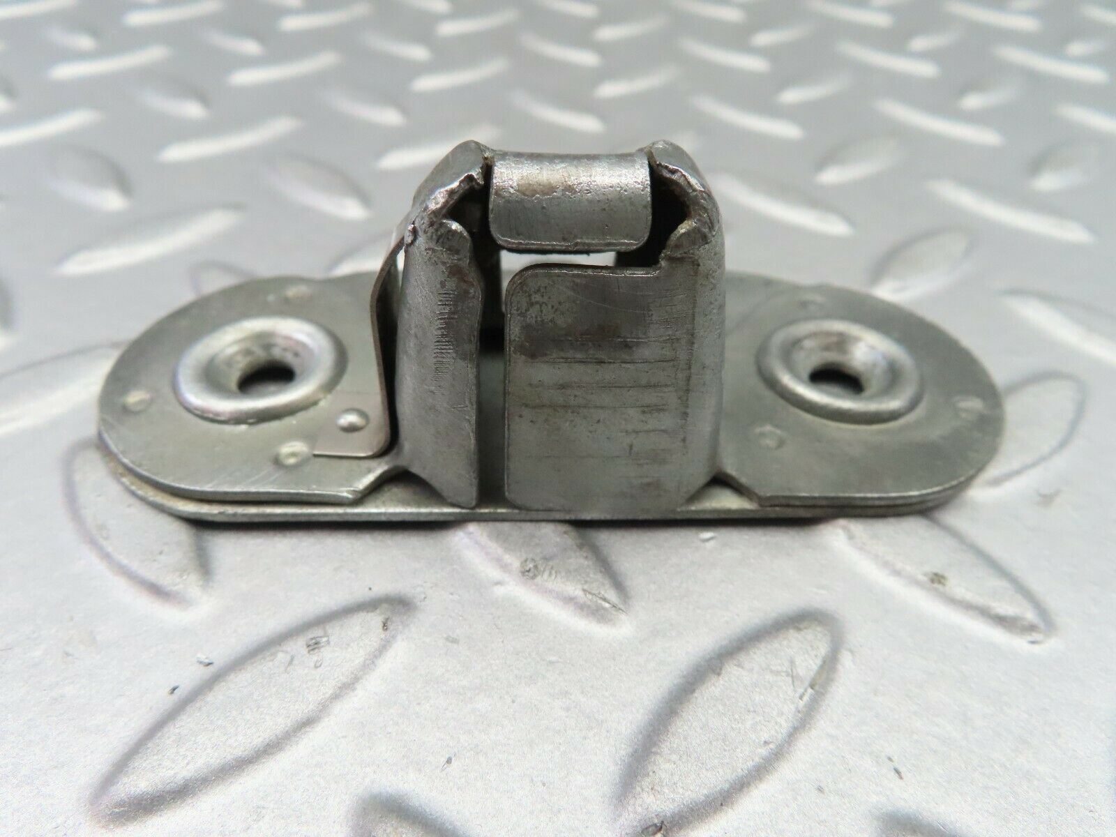 7187 Mercedes-Benz C107 350SLC Coupe Boot Latch Lock