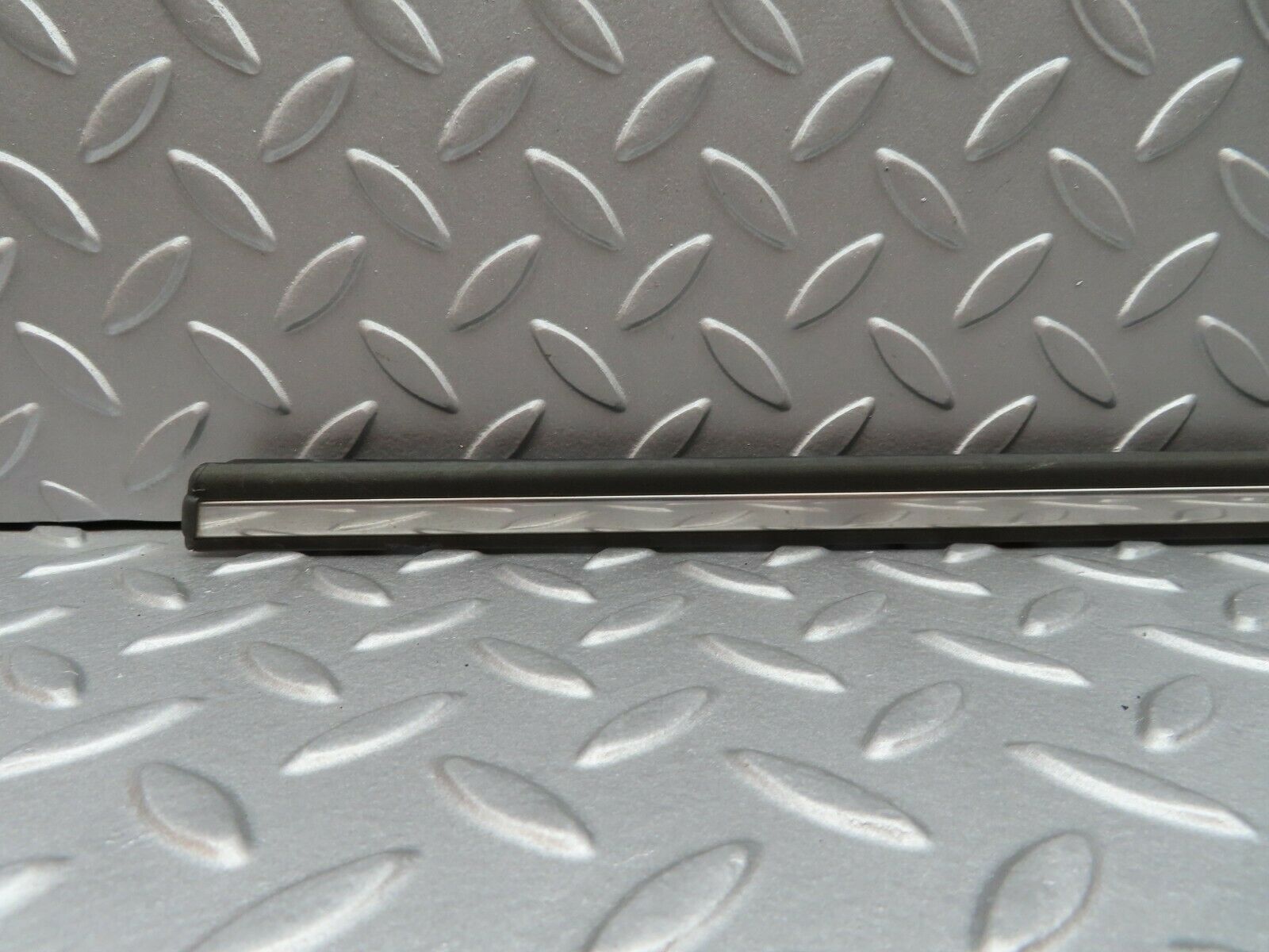 3692 Mercedes-Benz S123 200T Wagon Centre Door Chrome Trim Rear Left