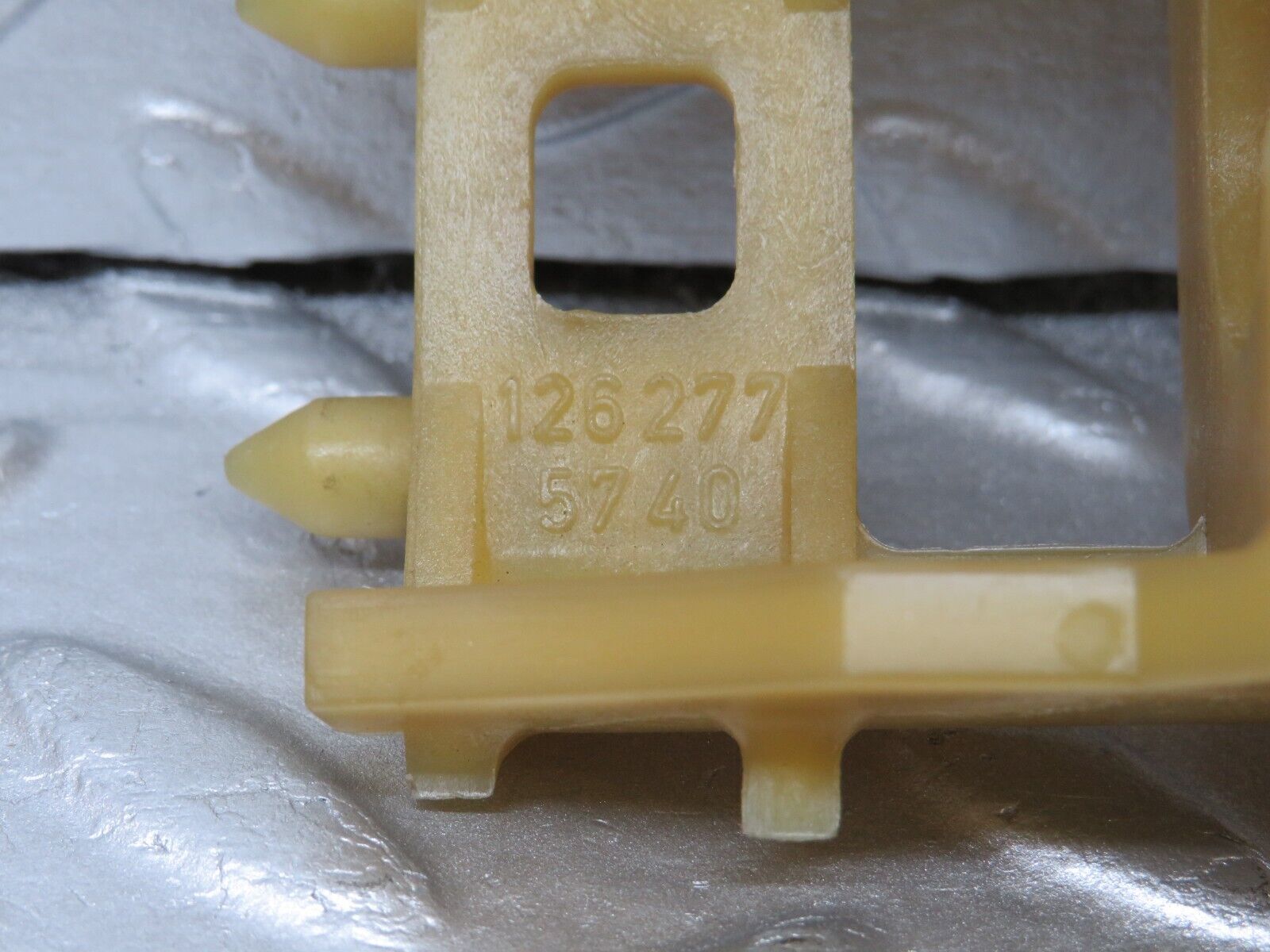 34573 Mercedes-Benz C126 380SEC Automatic Gearbox Support Bracket 1262775740