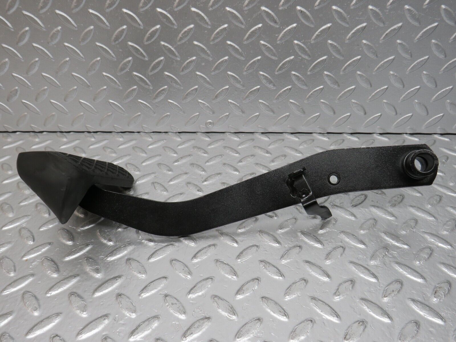 32553 Mercedes-Benz S124 300TE Wagon Brake Pedal With Rubber 1232910082