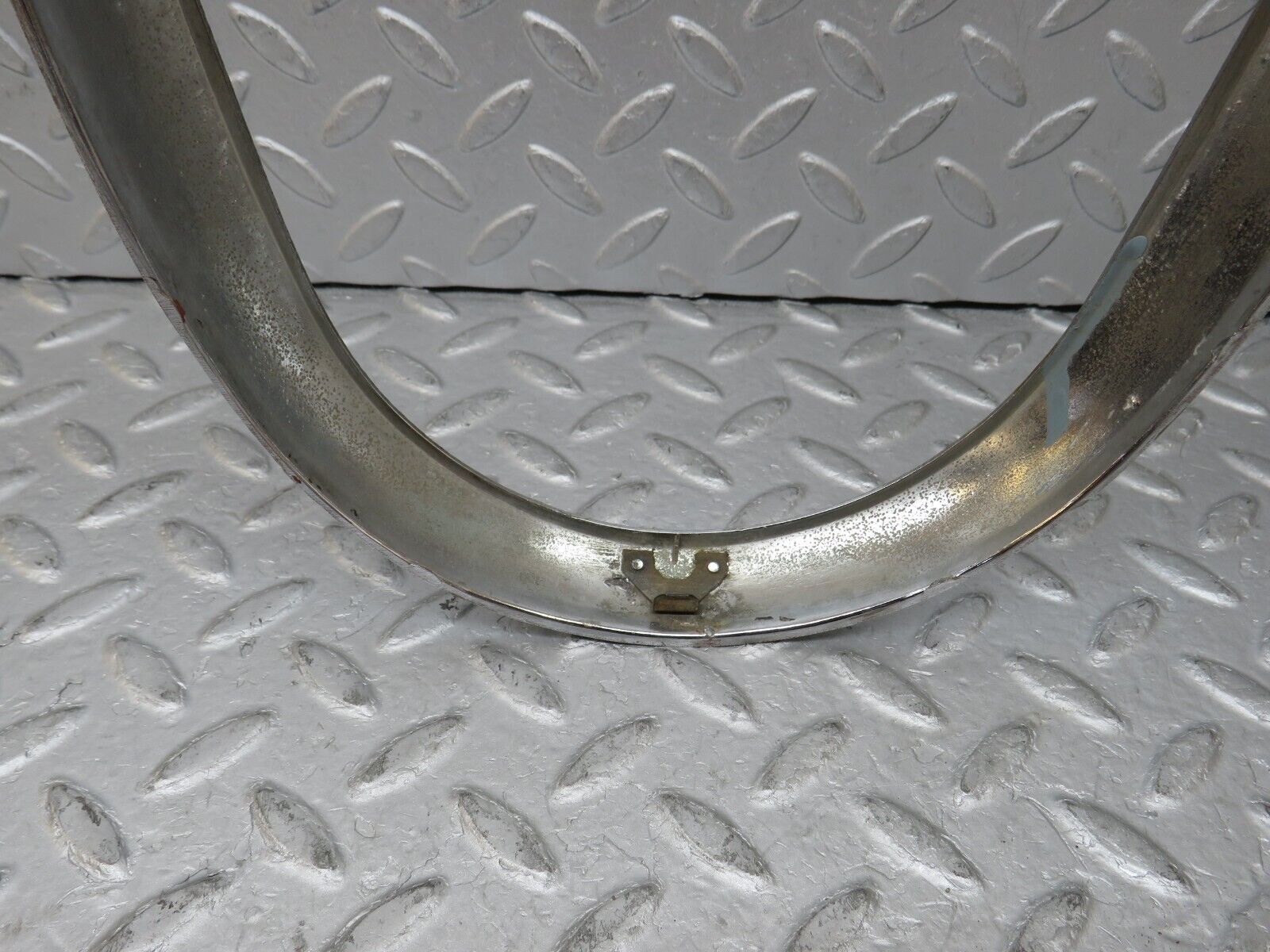 35752 Mercedes-Benz W108 Headlight Chrome Frame