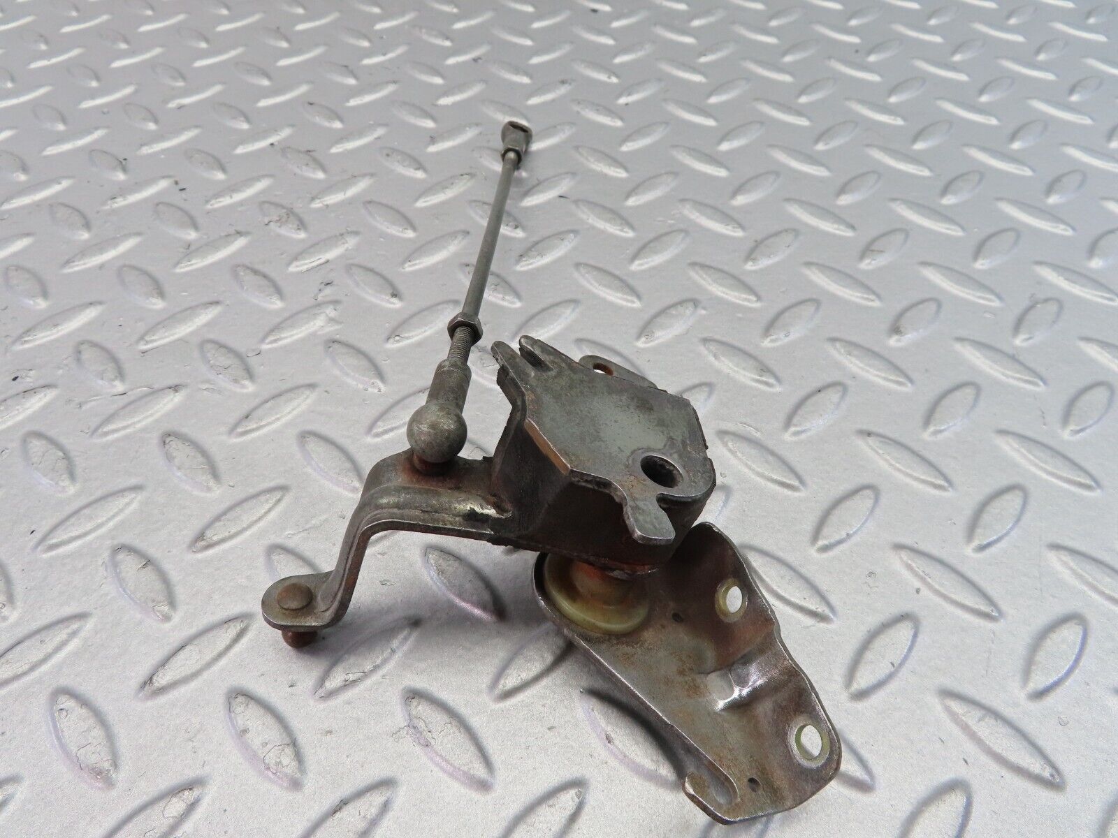 35827 Mercedes-Benz W116 450SE Throttle Linkage