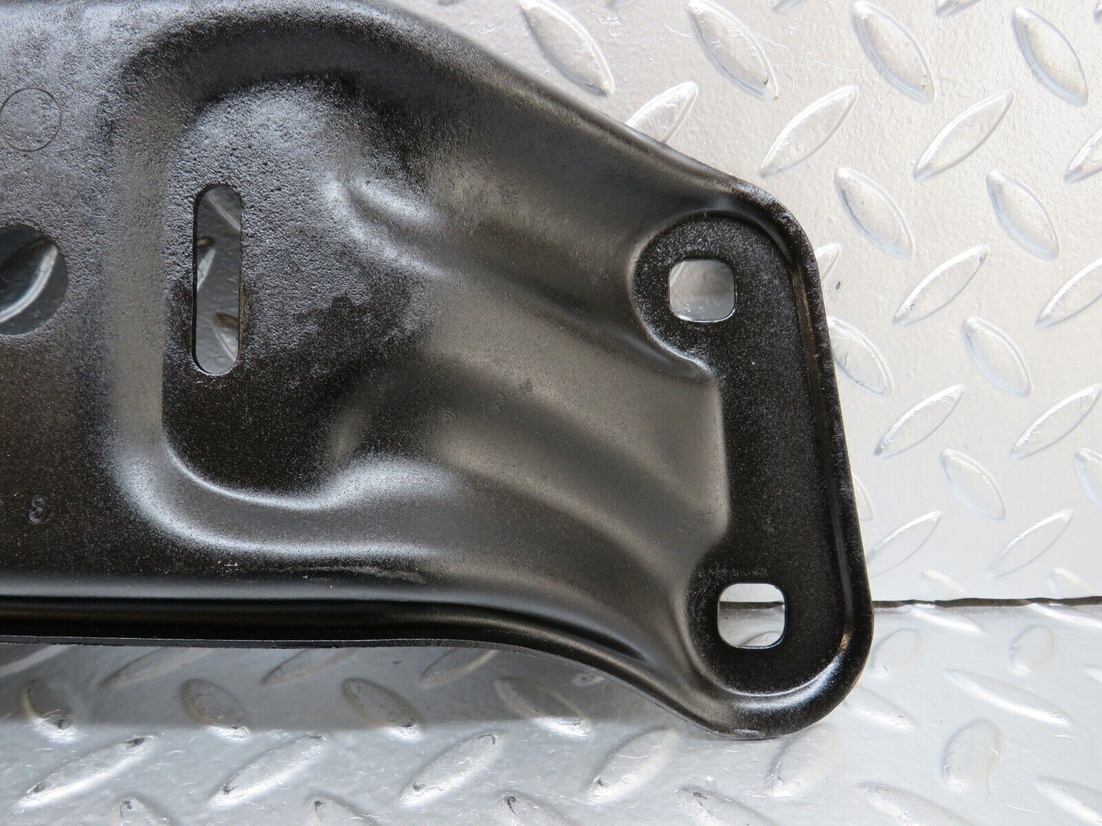 25306 Mercedes-Benz W201 190D Gearbox Mount Bracket