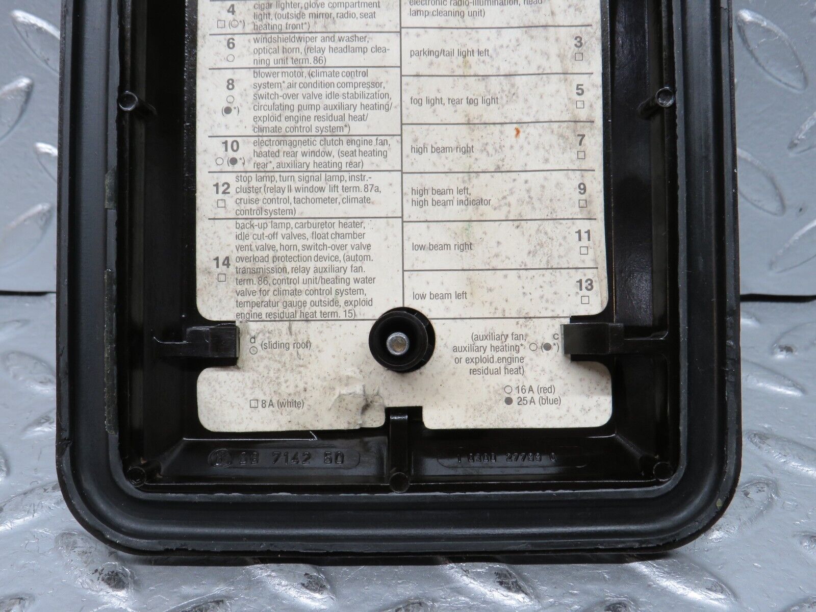 31998 Mercedes-Benz W123 230E Fuse Box Cover Lid 1235400082