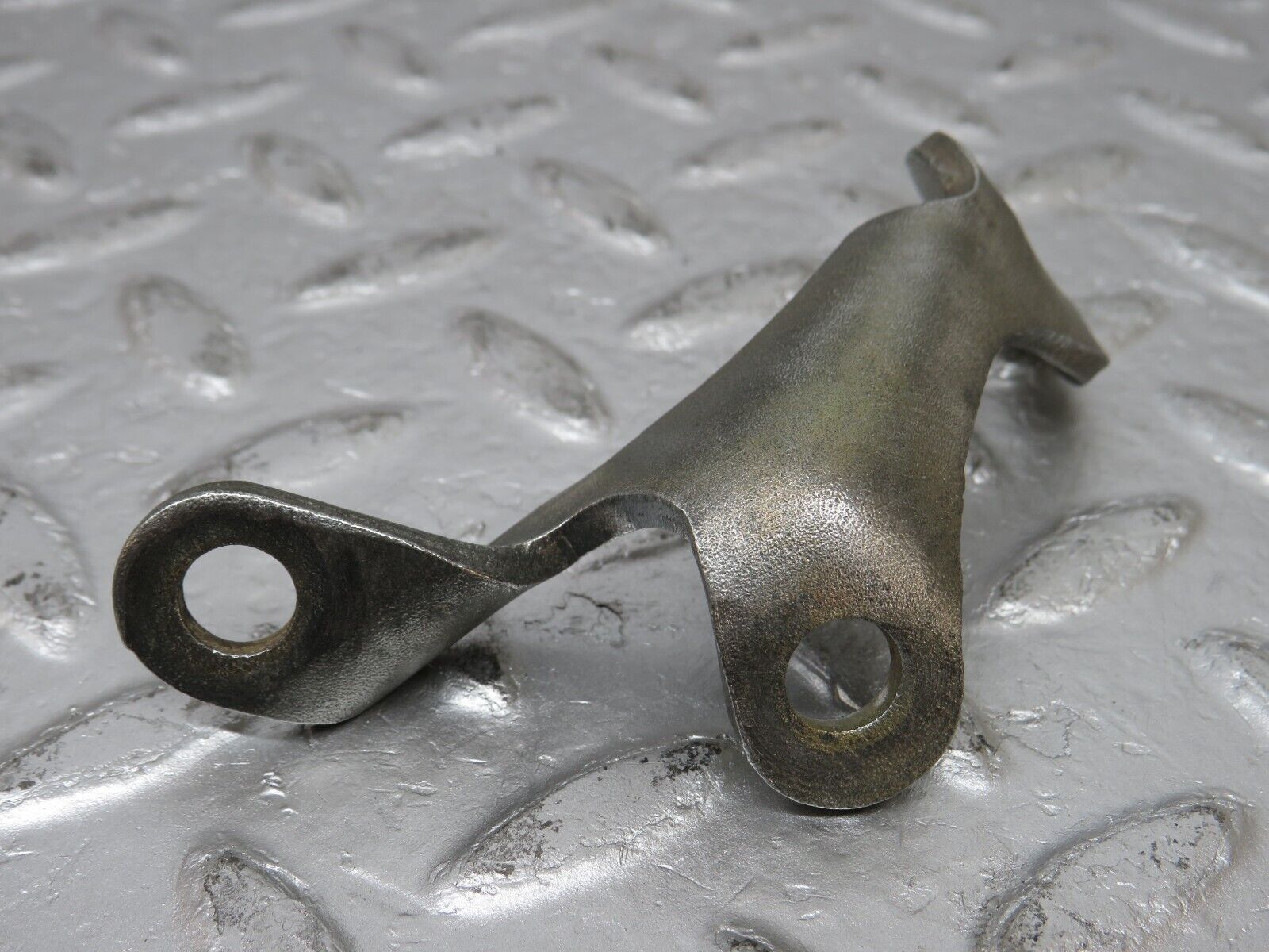 34490 Mercedes-Benz C126 380SEC Coupe Engine Lifting Eyes Hooks