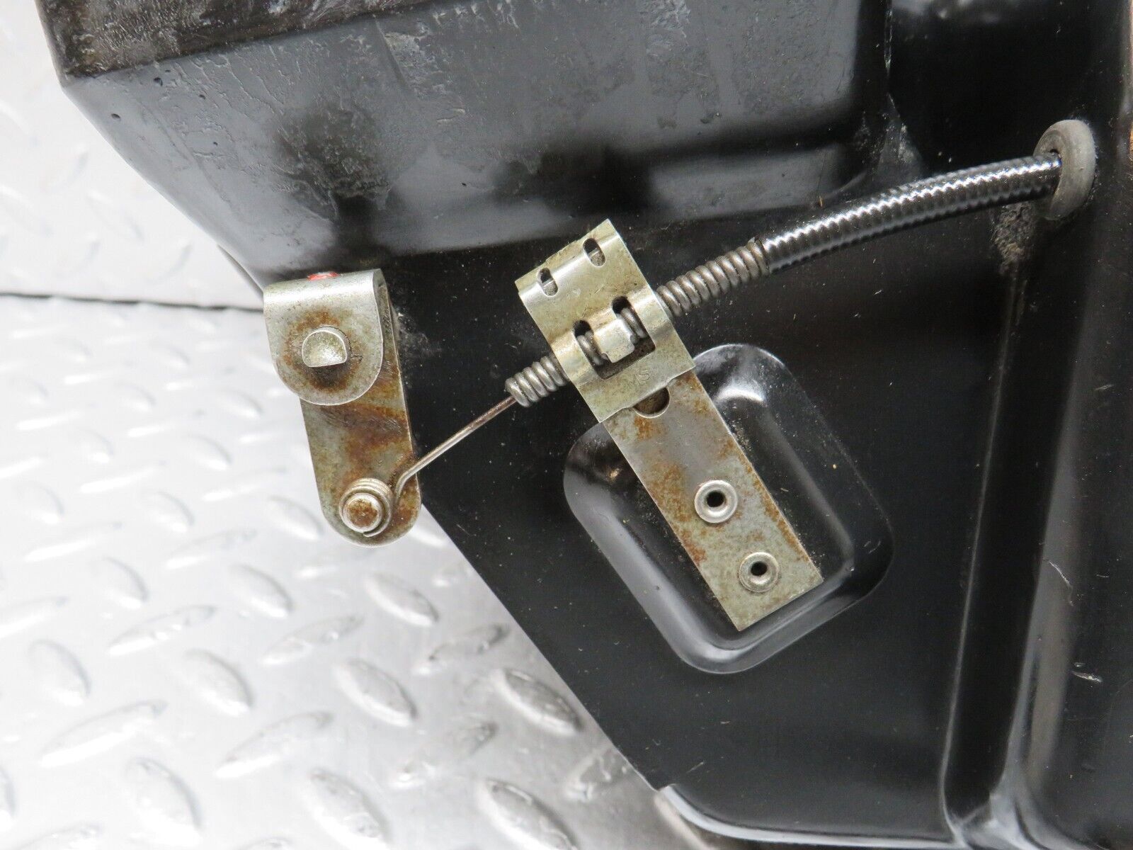 35916 Mercedes-Benz W108 Heater Box Blower Housing