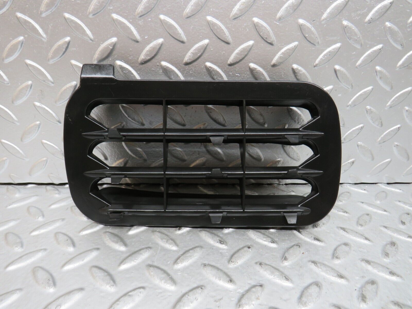 29107 Mercedes-Benz C124 320CE Coupe Rear Air Intake Vent