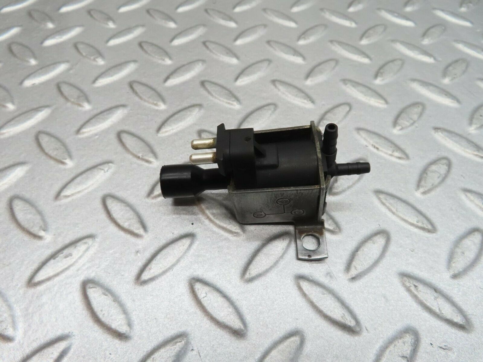 12189 Mercedes-Benz R129 300SL Coupe Vacuum Control Valve Pierburg 0015407097