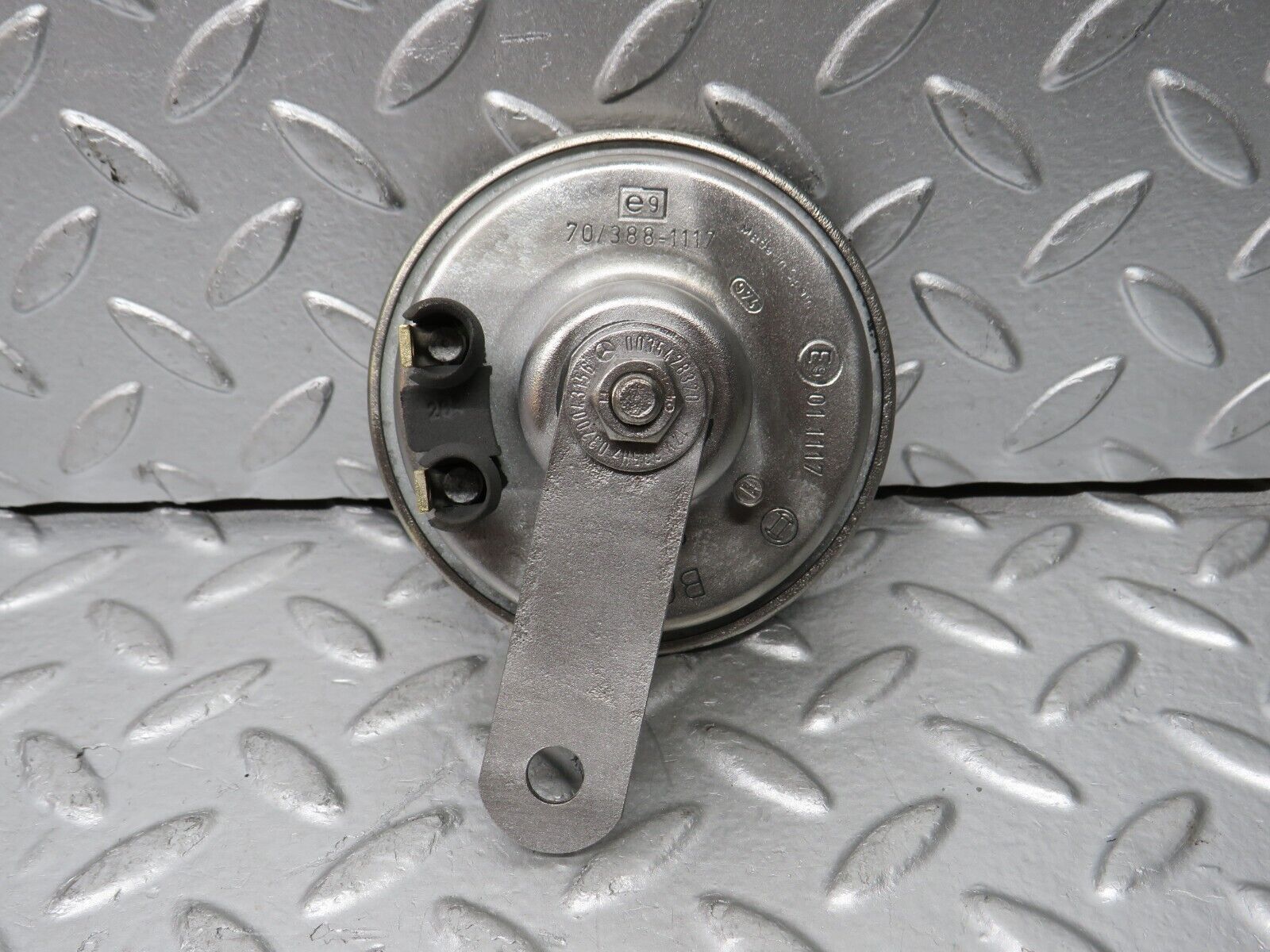 30311 Mercedes-Benz W124 230E Horn Bosch CH2001