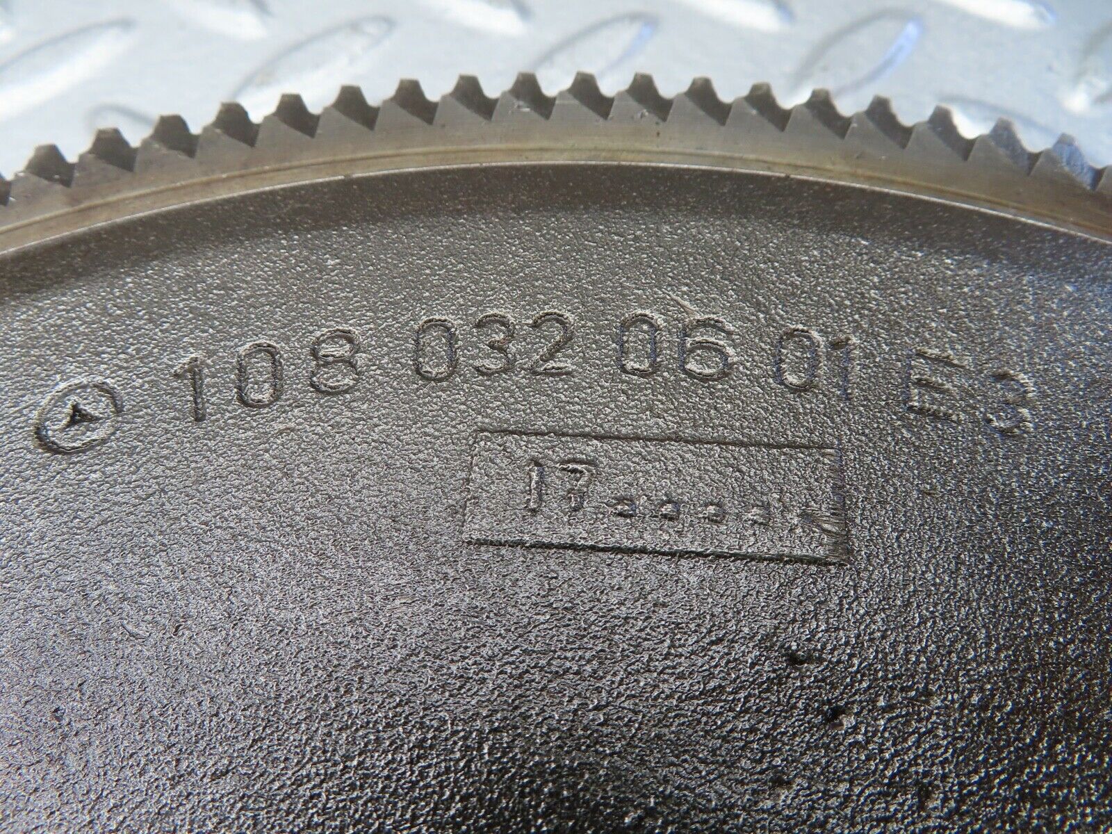 20413 Mercedes-Benz W114 280CE Coupe Flywheel 1080320601