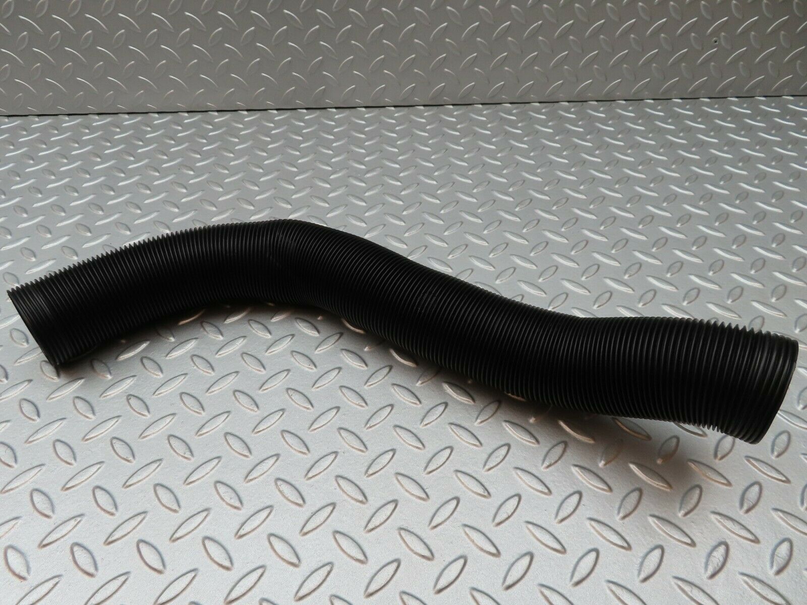 3731 Mercedes-Benz S123 200T Wagon Heater Pipe Air Pipe