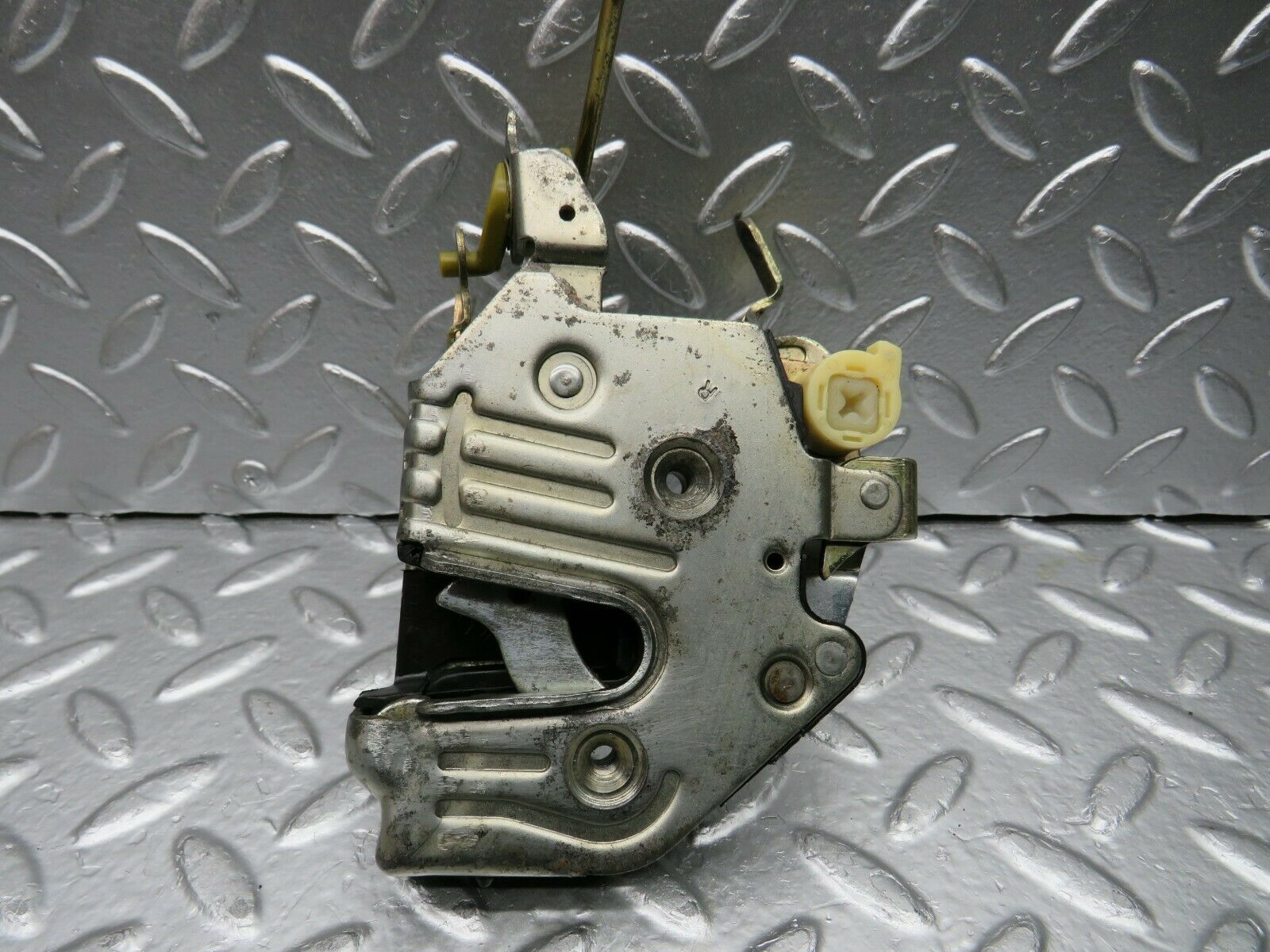 22379 Mercedes-Benz C124 E220 Coupe Right Door Lock Mechanism