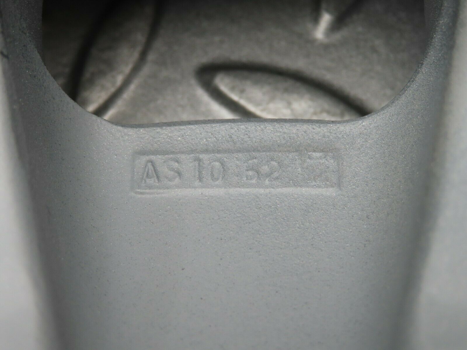 3853 Mercedes-Benz Alloy Wheel Mexican Hat 6Jx14H2 ET30 1084000902