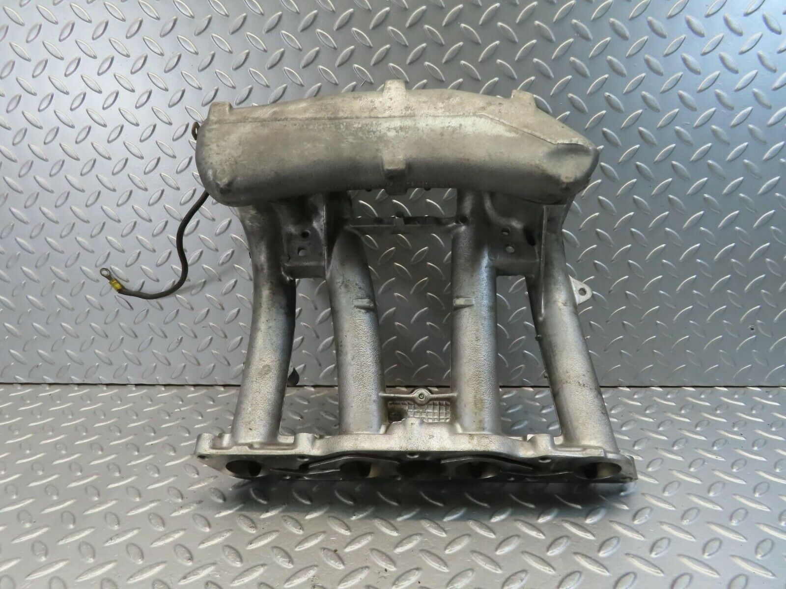 10943 Mercedes-Benz W201 190E Intake Manifold 1021413501