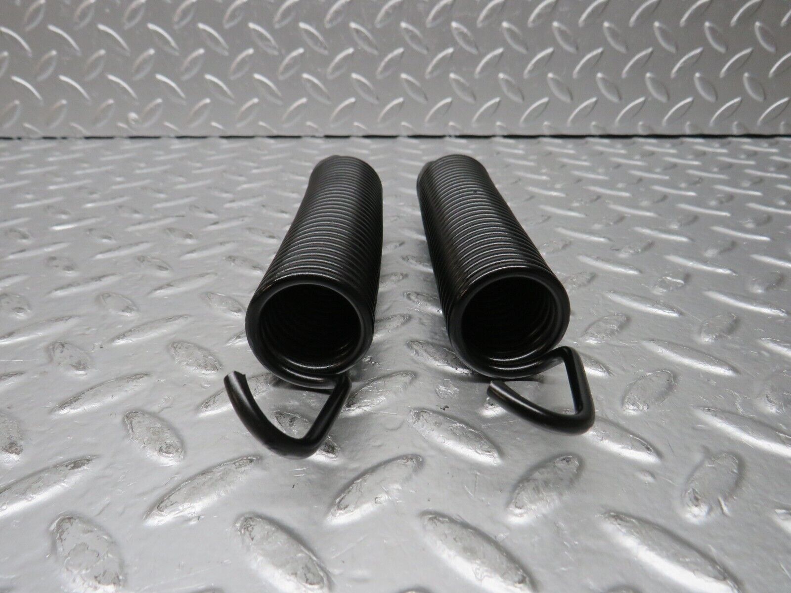 31117 Mercedes-Benz W123 200D Trunk Hinge Spring Pair