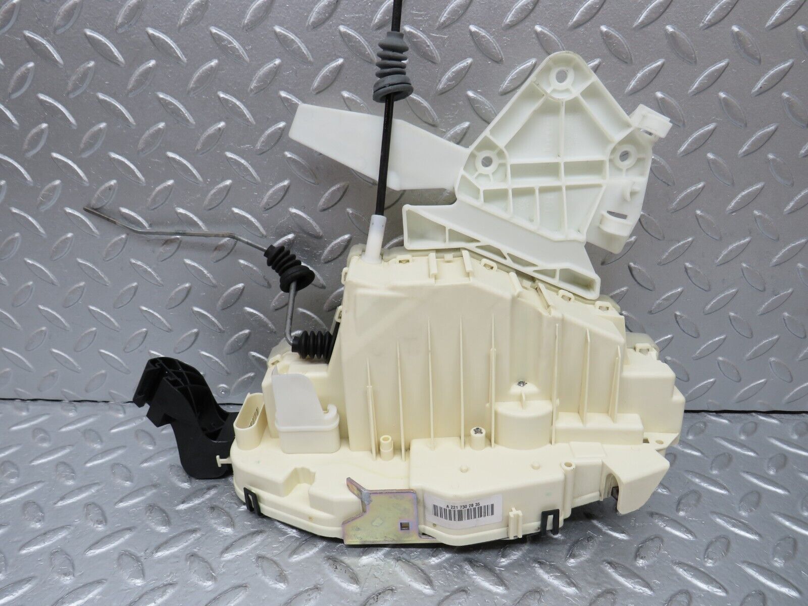 35236 Mercedes-Benz W221 Rear Right Door Lock Mechanism 2217302835