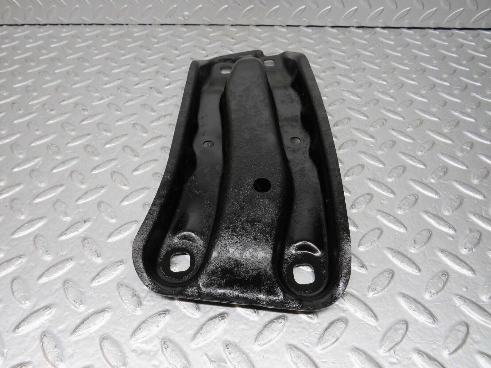 33403 Mercedes-Benz W202 C180 Gearbox Mount Bracket