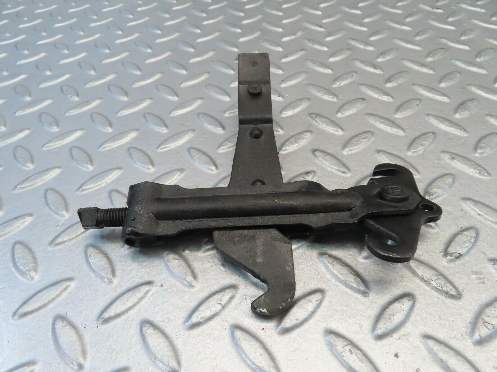 11588 Mercedes-Benz C123 230CE Coupe Handbrake Adjusting Handbrake Regulator