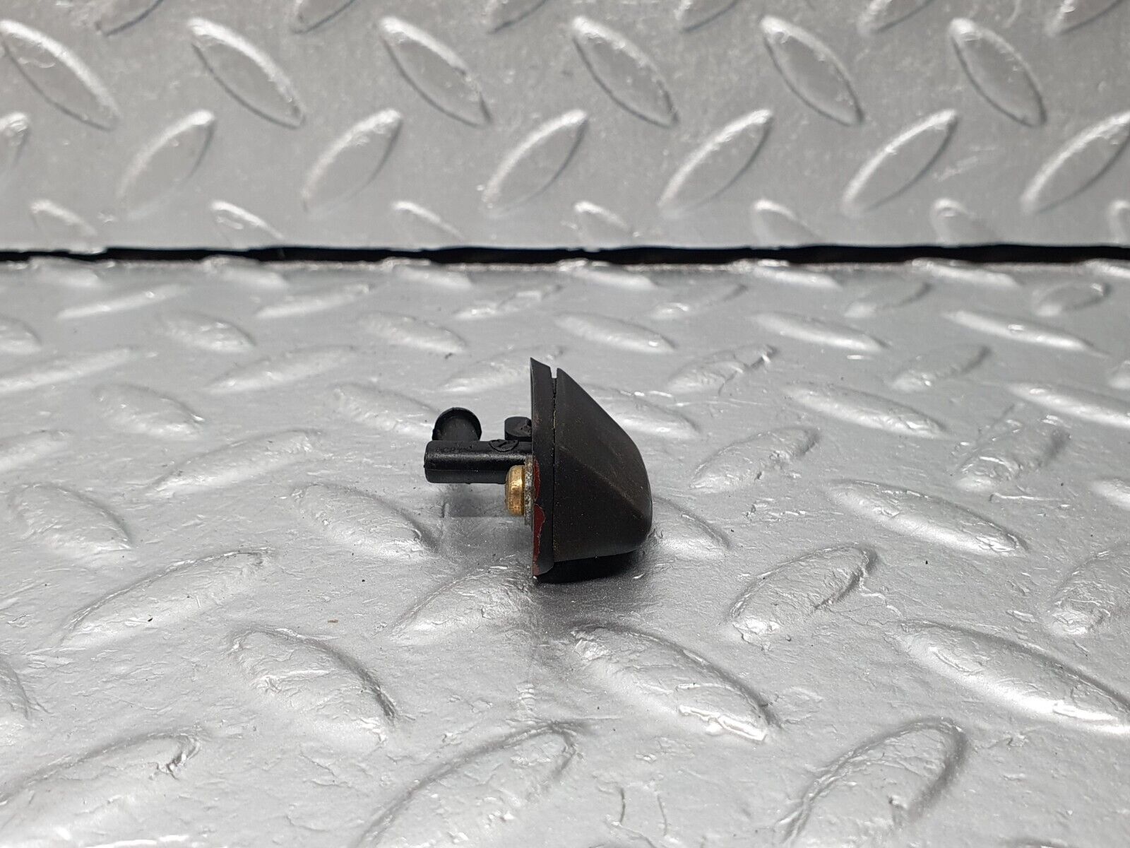 41301 Mercedes-Benz S124 E220 Wagon Windscreen Washer Nozzle