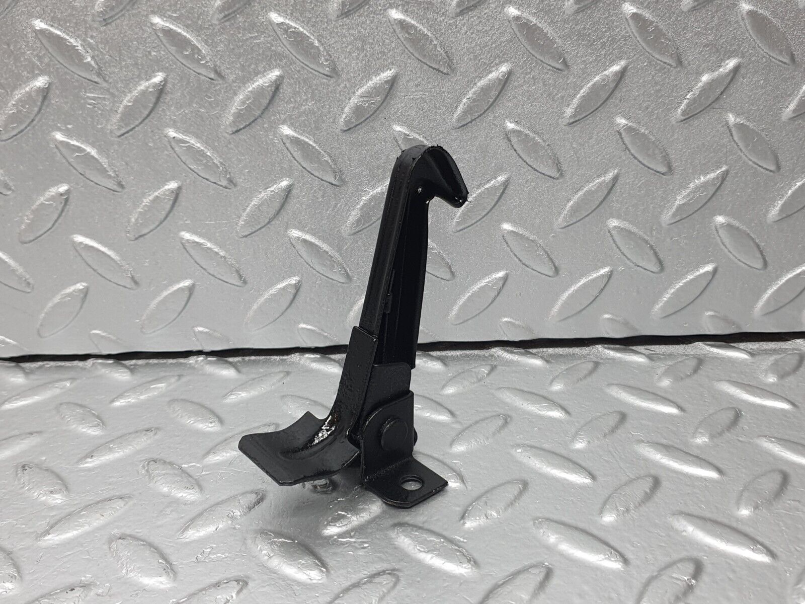 40775 Mercedes-Benz W111 220S Bonnet Safety Latch