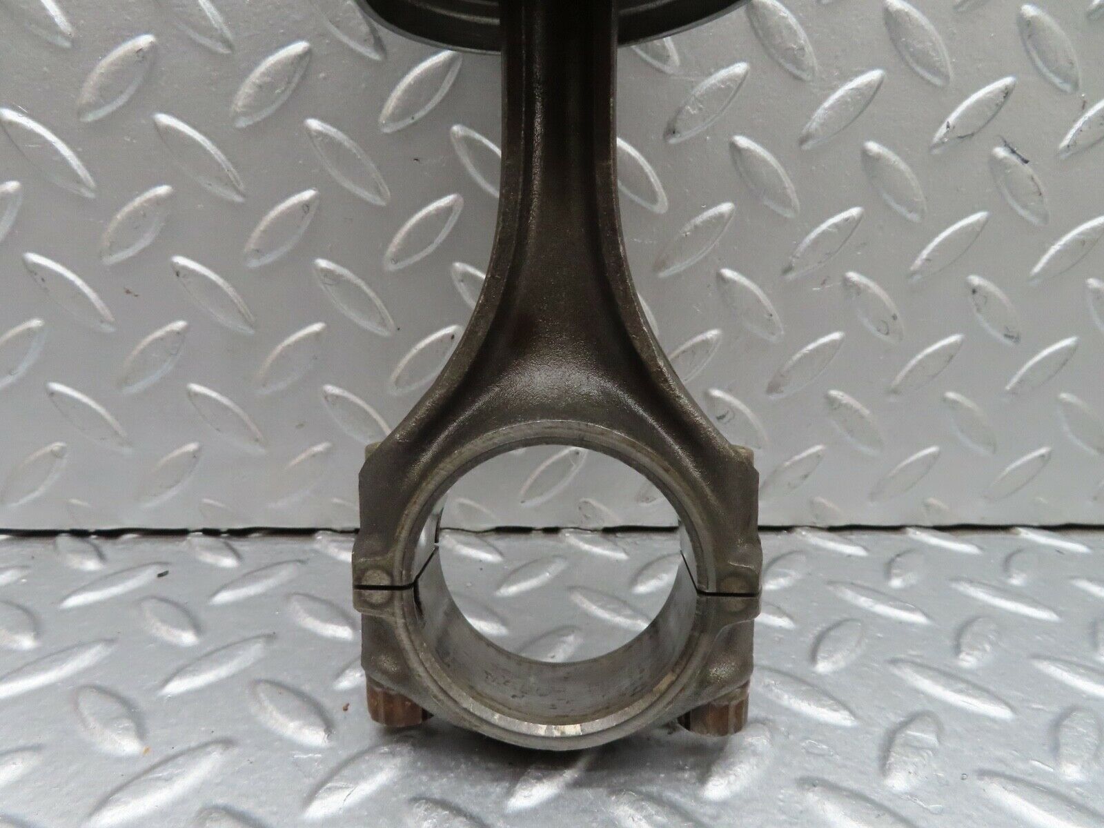 18101 Mercedes-Benz W123 200 Piston With Connecting Rod 86.00 mm