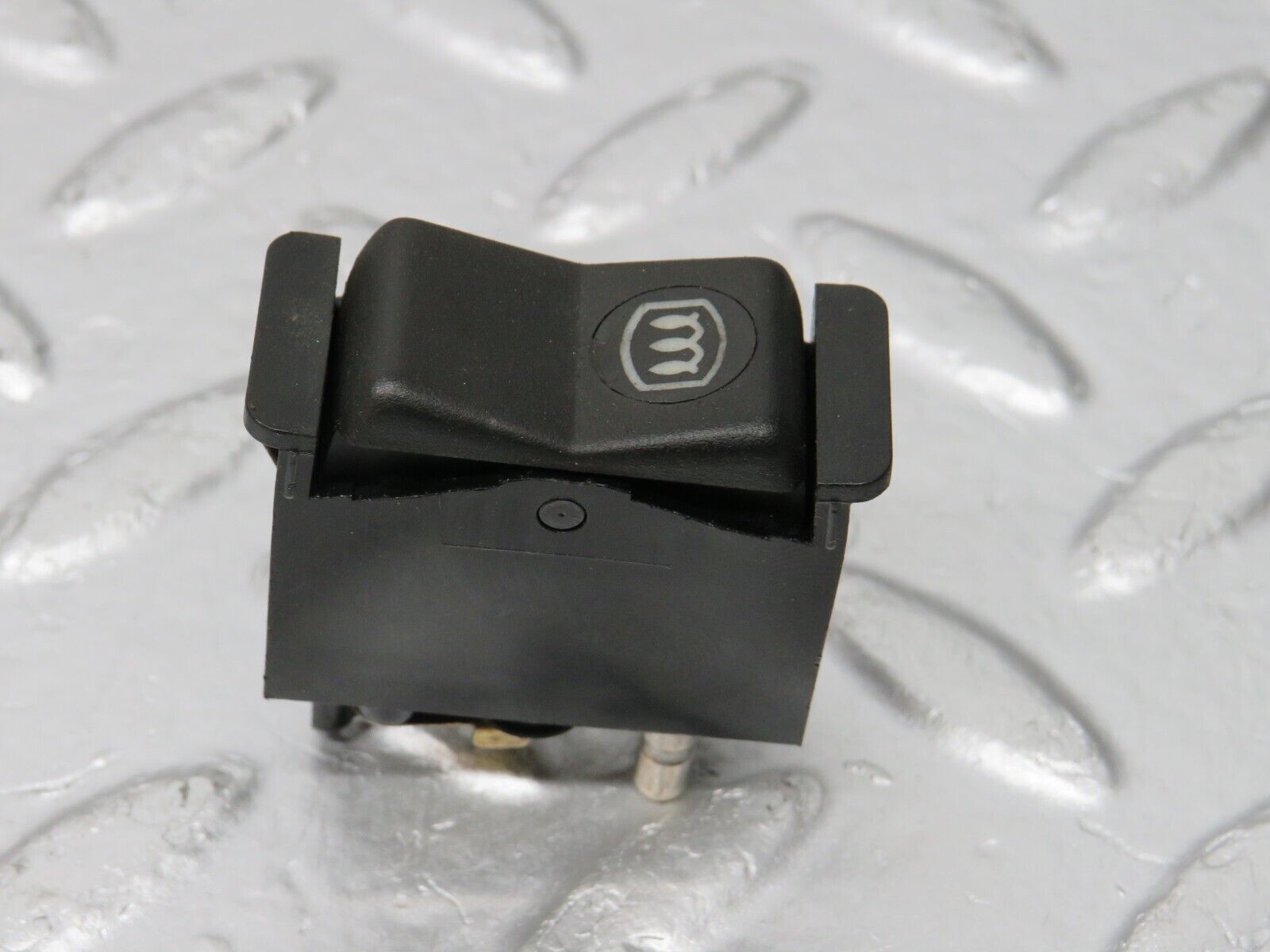 31096 Mercedes-Benz W123 200D Rear Heated Window Switch 0008206110