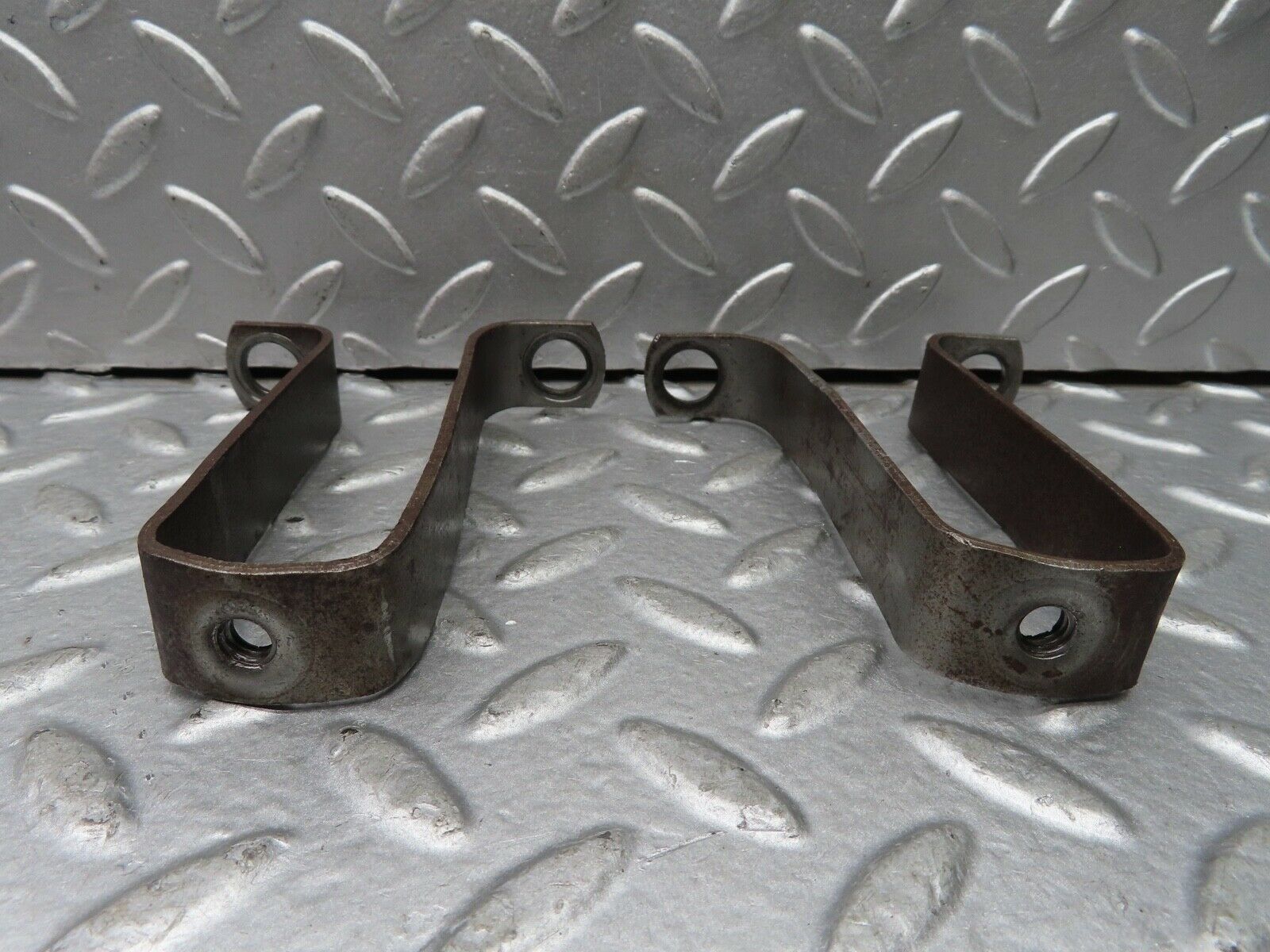 18869 Mercedes-Benz W121 190b Ponton Valve Cover Support