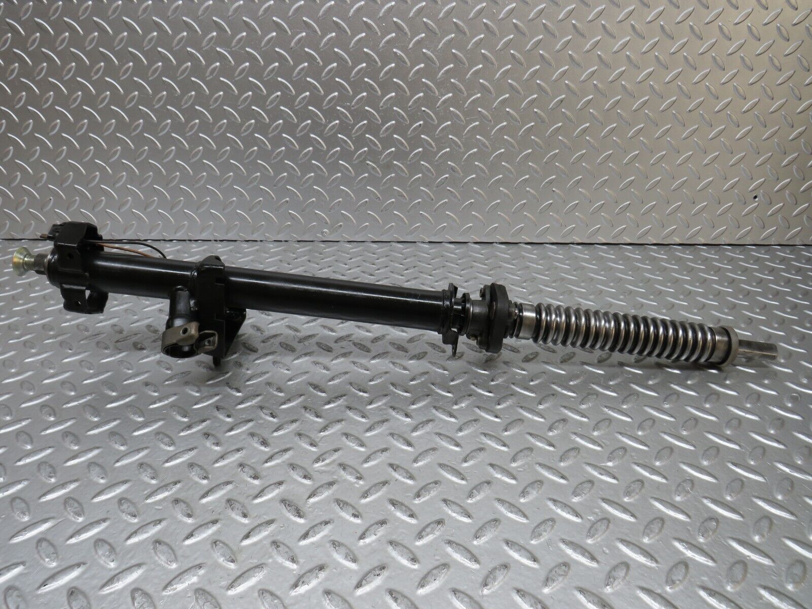 28474 Mercedes-Benz S123 240D Wagon Steering Column