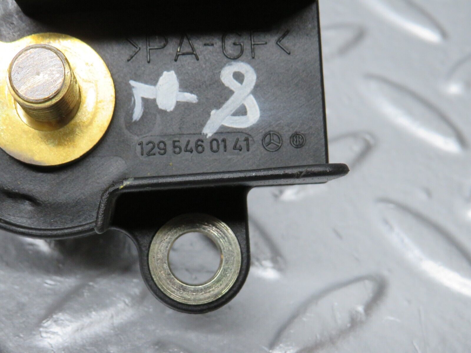 39488 Mercedes-Benz R129 320SL Coupe Positive Battery Cable Connector 1295460141