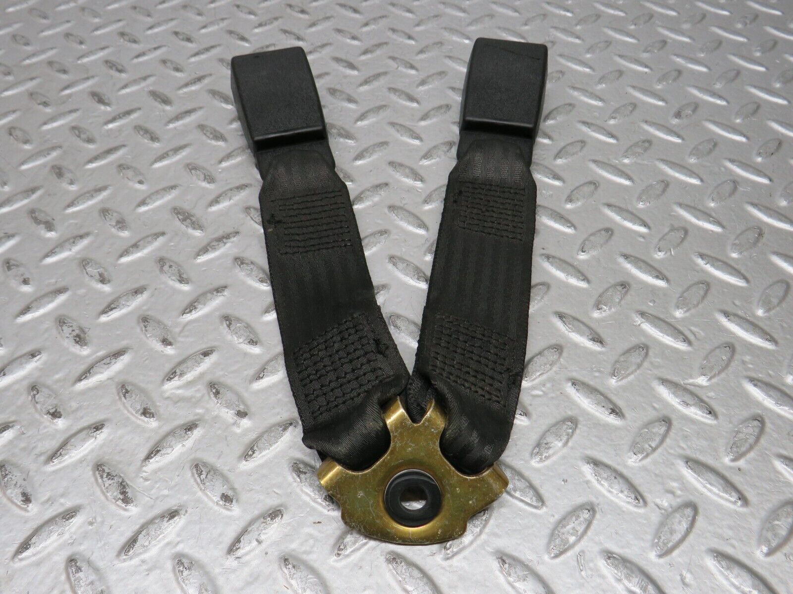 28636 Mercedes-Benz W123 280E Seat Belt Buckle Rear 1238607369