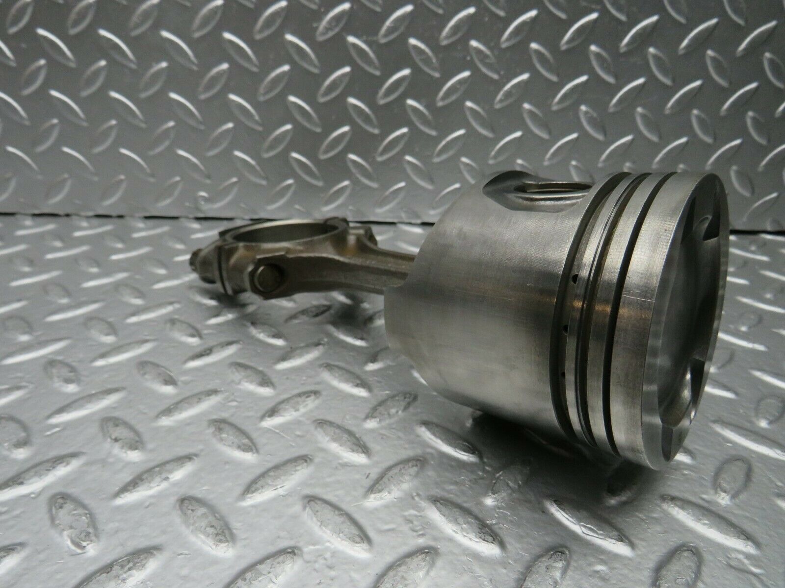 22800 Mercedes-Benz C107 450SLC Coupe Piston With Connecting Rod 92.48 mm