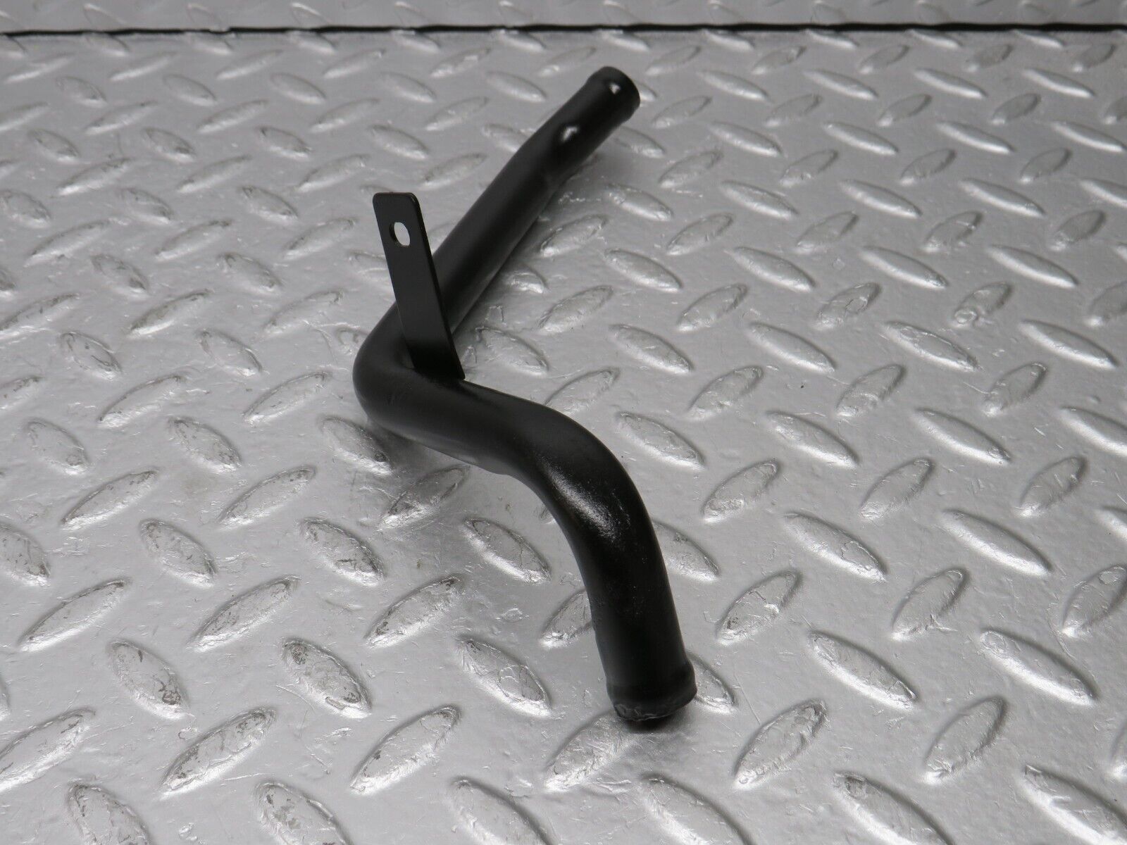 38153 Mercedes-Benz A124 320E Cabriolet Coolant Pipe