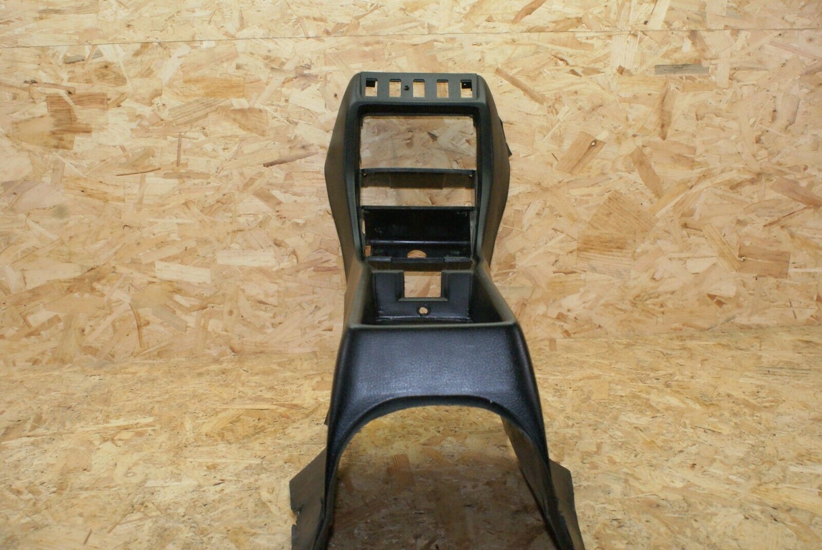 2347 Mercedes-Benz W123 280E Centre Console Black