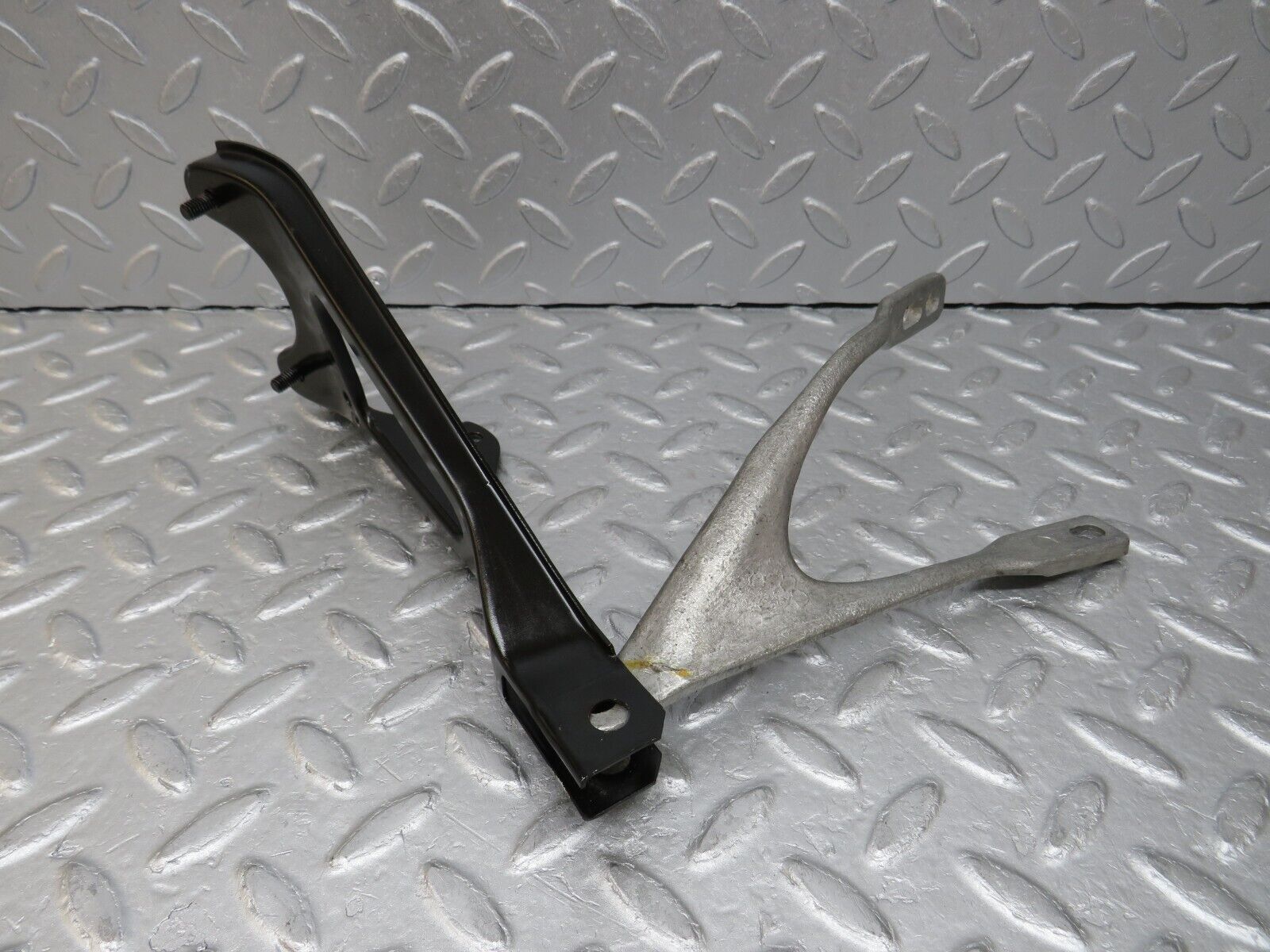 36543 Mercedes-Benz W201 190E 2.0L Steering Column Bracket
