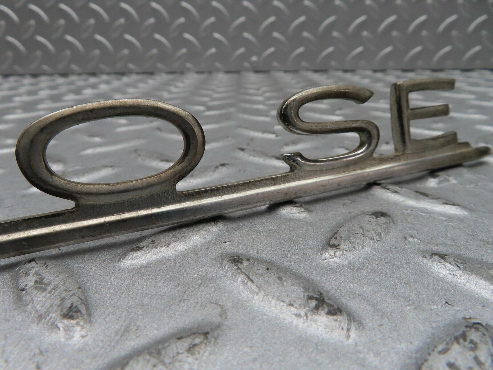 12569 Mercedes-Benz W108 280SE 3.5 Trunk Badge Emblem