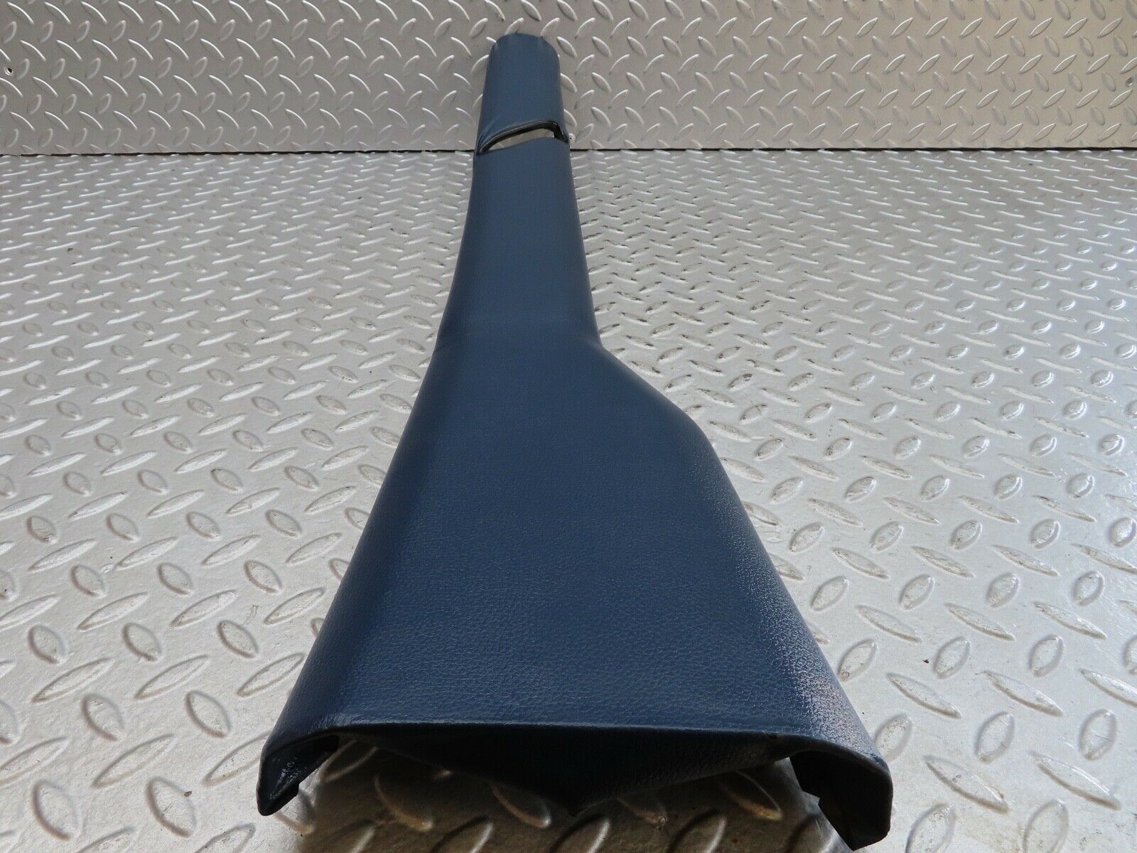 17512 Mercedes-Benz W116 450SEL B Pillar Cover Left Side Blue