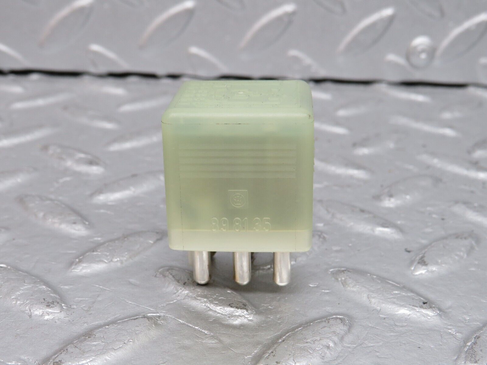 39645 Mercedes-Benz R129 320SL Coupe Door Window Control Relay 0015427819