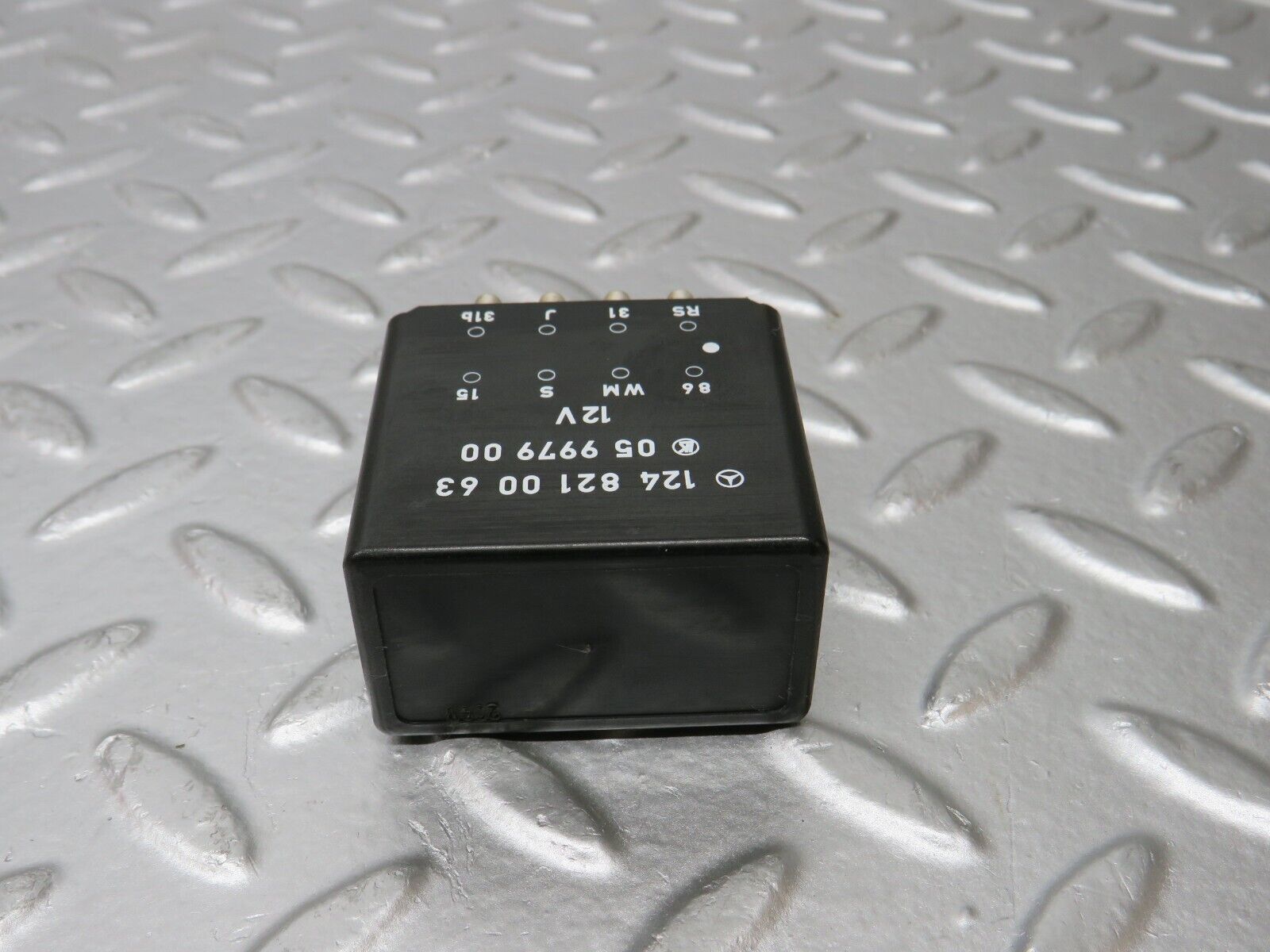 31271 Mercedes-Benz S124 220TE Wagon Rear Windscreen Wiper Relay 1248210063