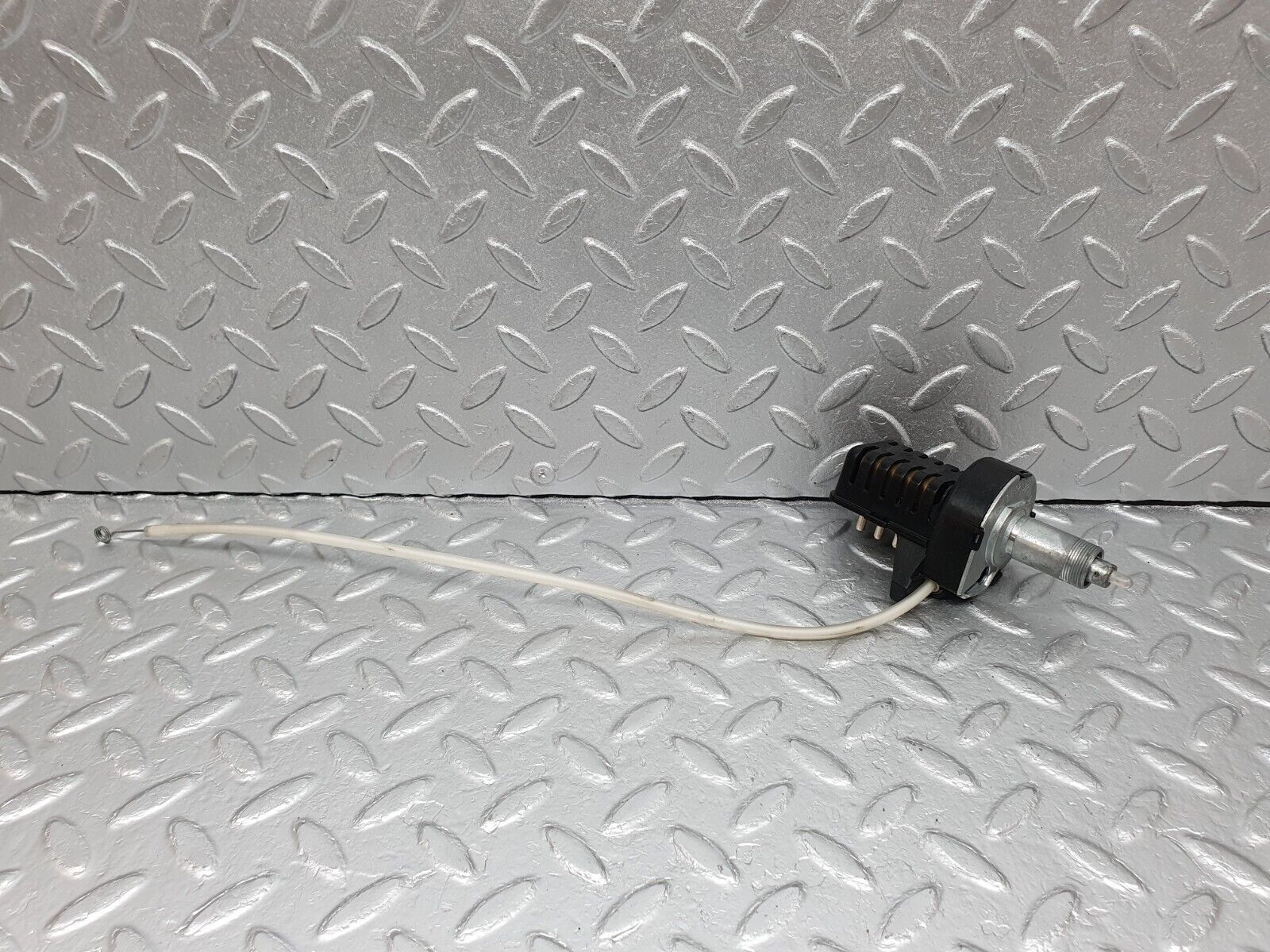 41514 Mercedes-Benz W124 200E Heater Blower Switch 1248202210