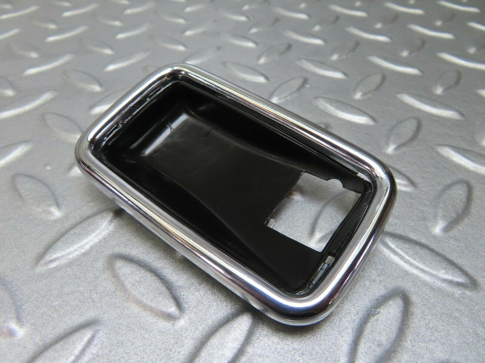 7904 Mercedes-Benz W115 220D Chrome Frame For Door Handle Left 1087660511