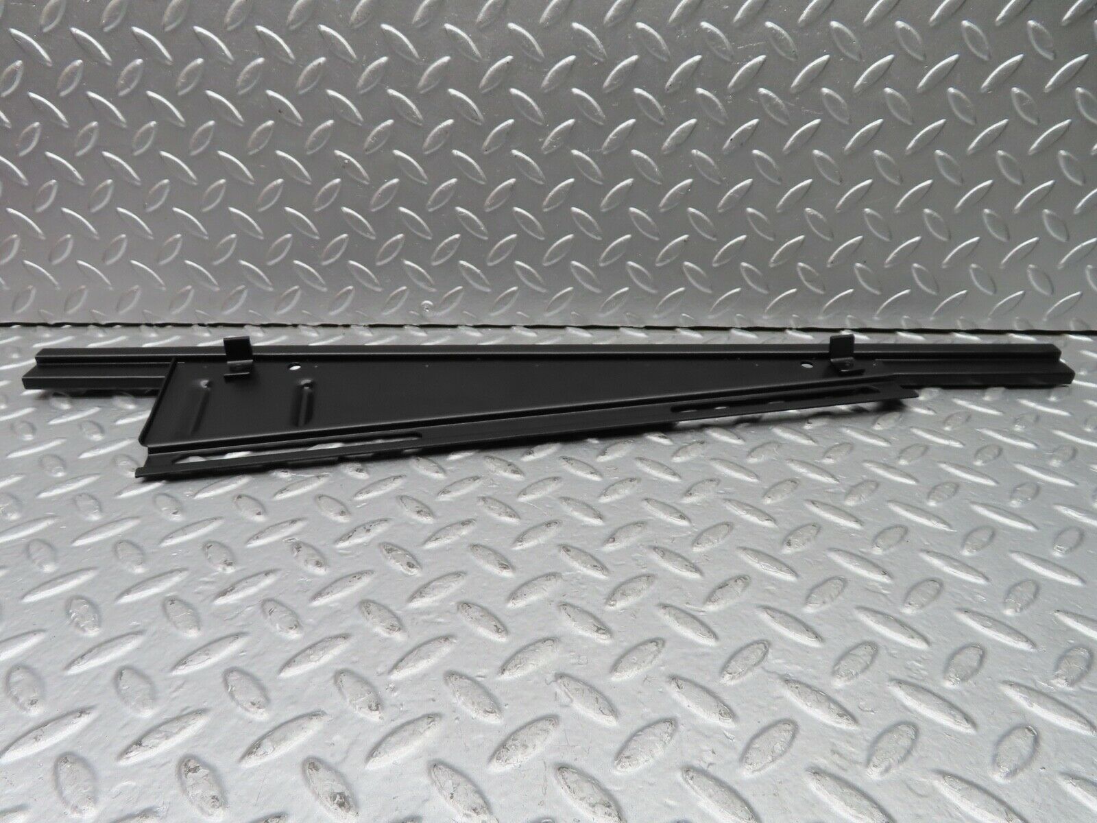 20890 Mercedes-Benz W114 250CE Coupe Right Door Window Bottom Rail