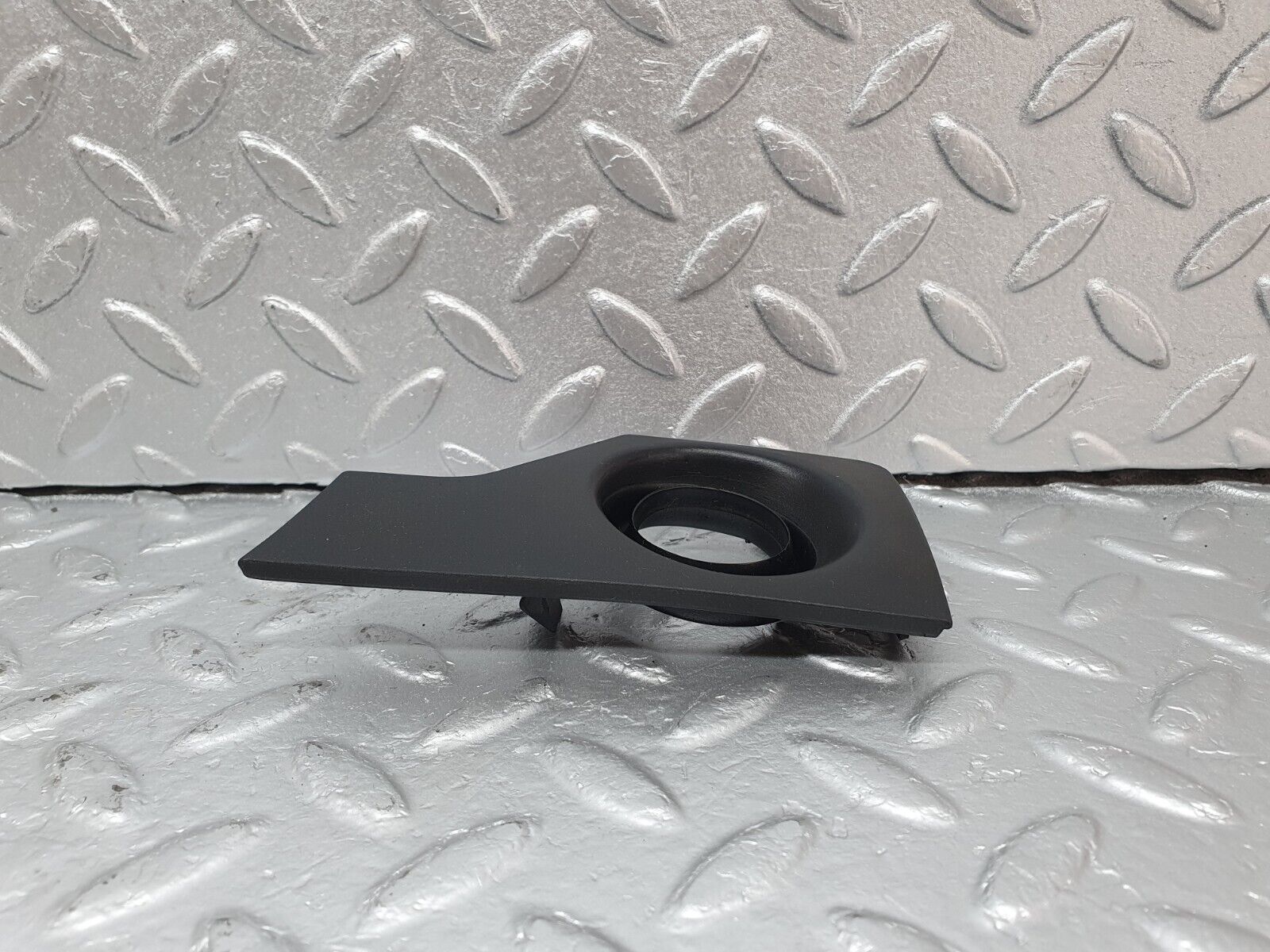 41561 Mercedes-Benz W124 200E Ignition Switch Cover Surround 1246800965 1246800165