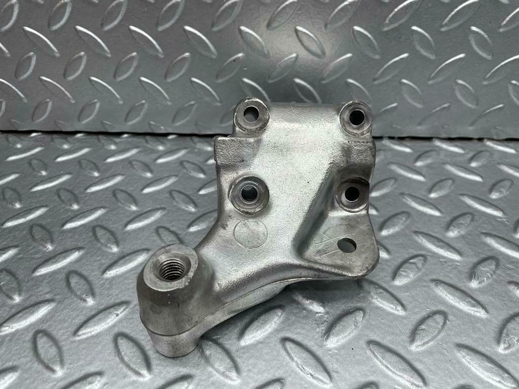 0218 Mercedes-Benz W116 350SE Engine Mount Bracket Right Side 1162232804