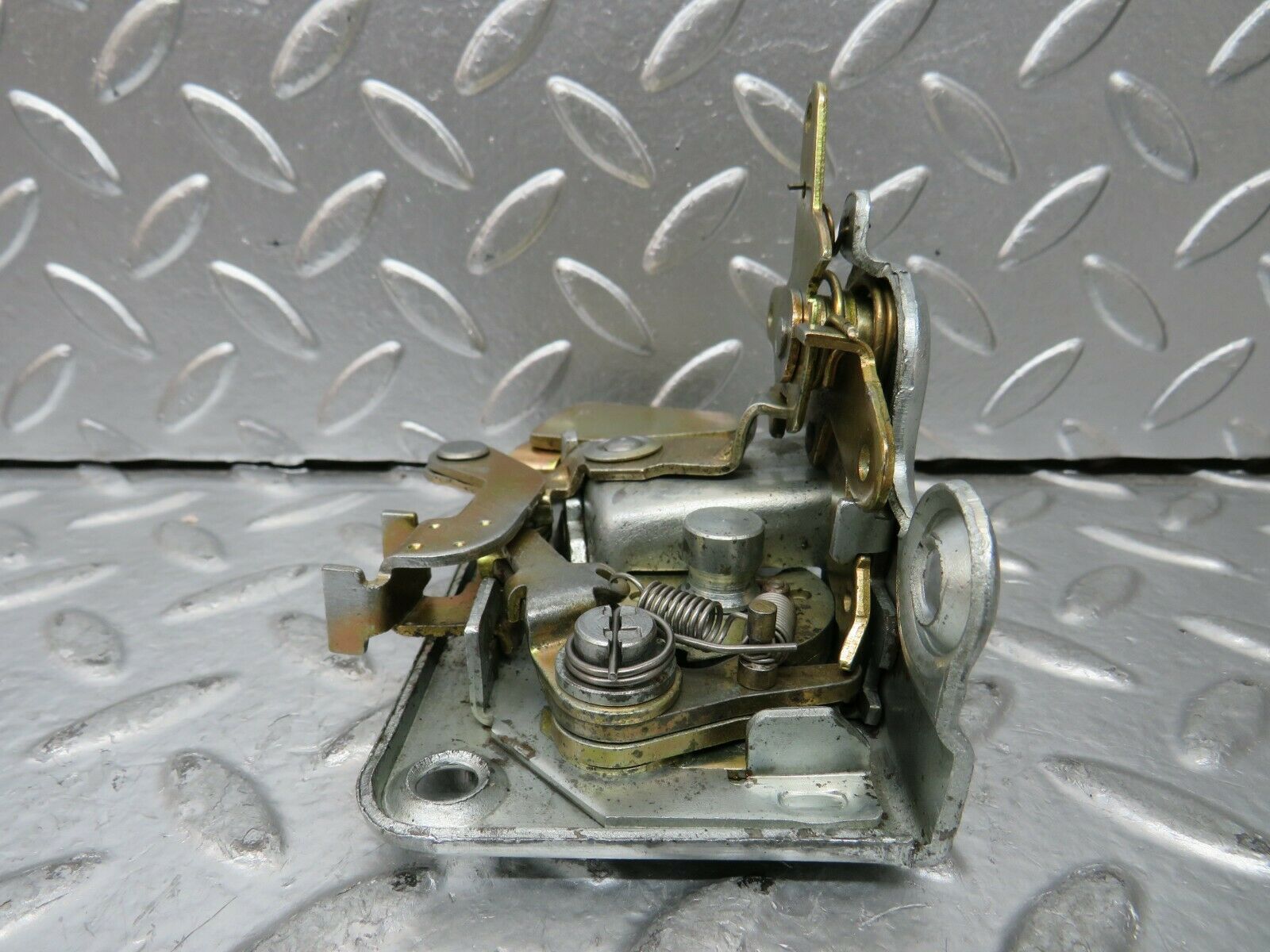 23460 Mercedes-Benz W114 280E Rear Right Door Lock Mechanism