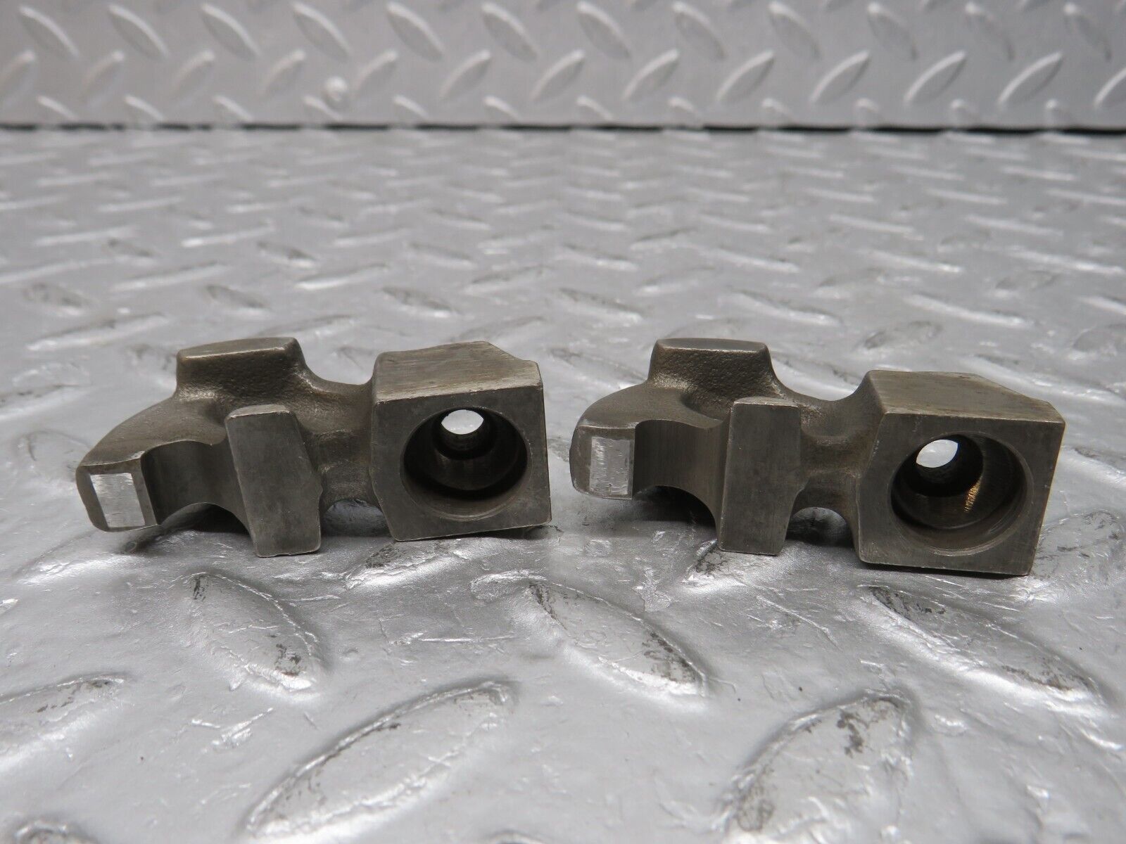 37618 Mercedes-Benz W109 300SEL Valve Rocker Arm With Spring & Tappet