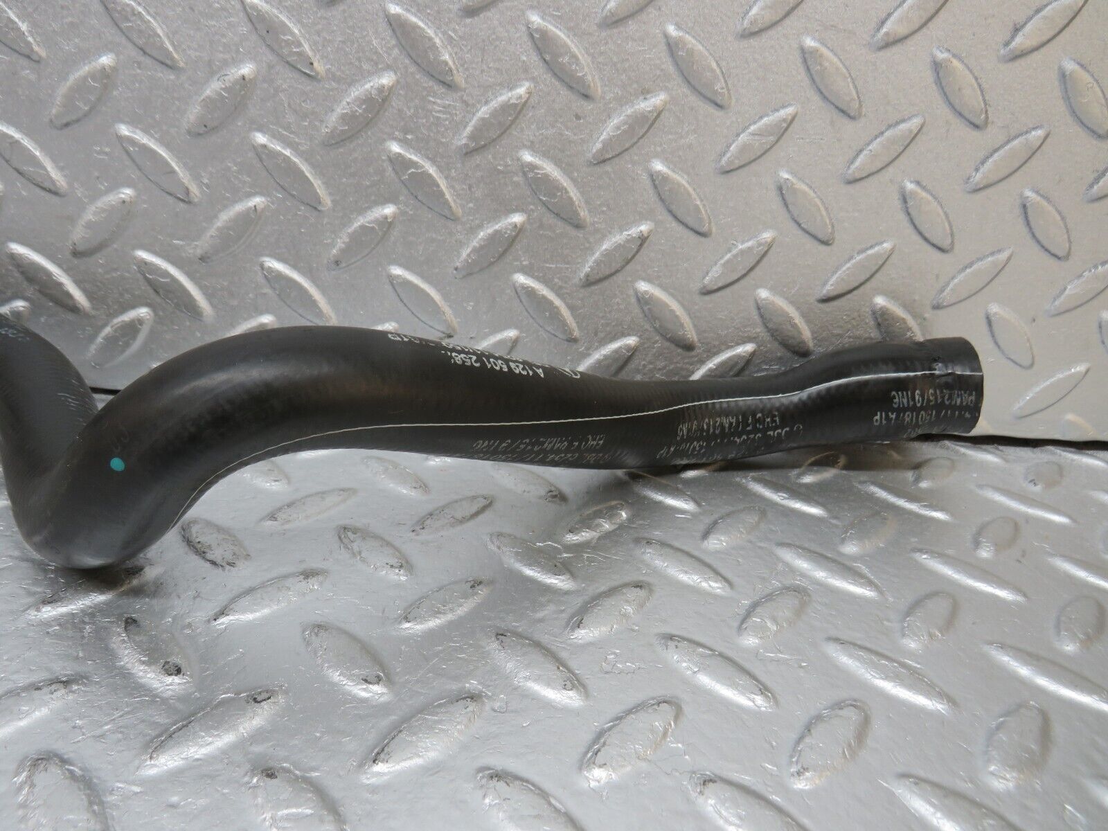 39690 Mercedes-Benz R129 320SL Coupe Radiator Lower Hose Pipe 1295012582